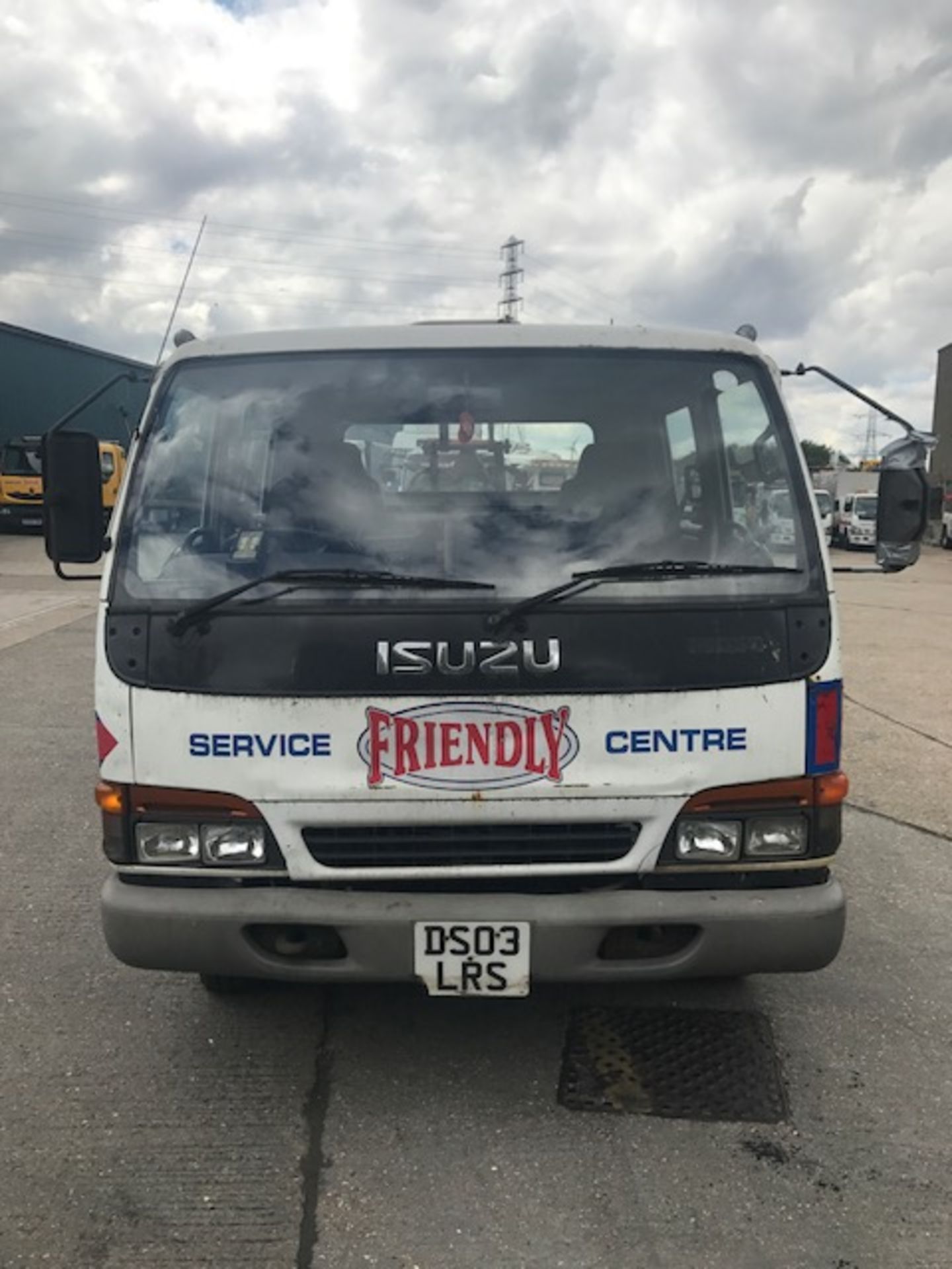 Isuzu NQR 7.5t crew cab breakdown recovery vehicle complete with flat bed body unbadged, winch and - Image 3 of 16