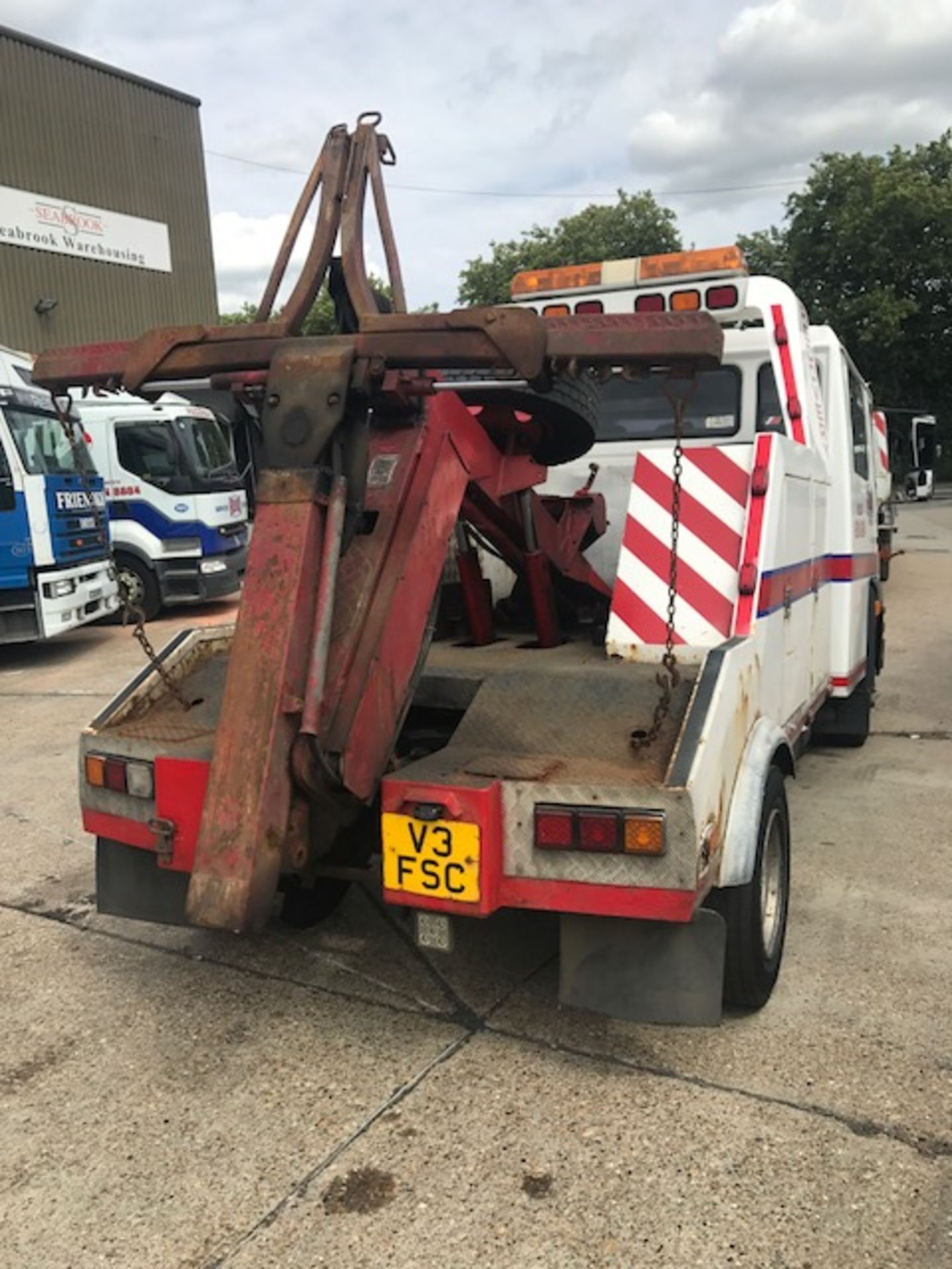 2000 Man L2000 7.5T crew cab complete with built in Garmin satnav, Vehicle converted by Whiteacrews, - Image 7 of 18