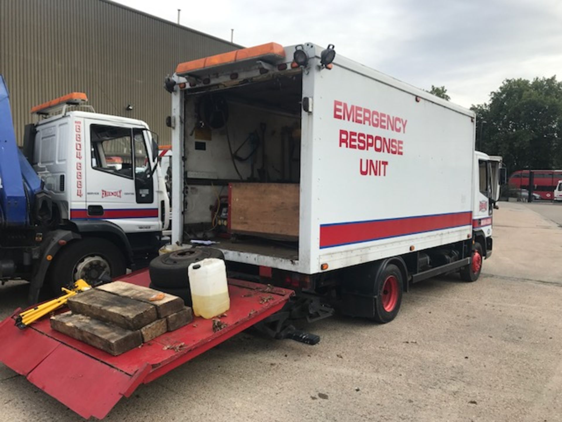 2002 Iveco Tertor 75E17 7.4T Emergency Response rollover unit complete with tail lift and - Image 5 of 26