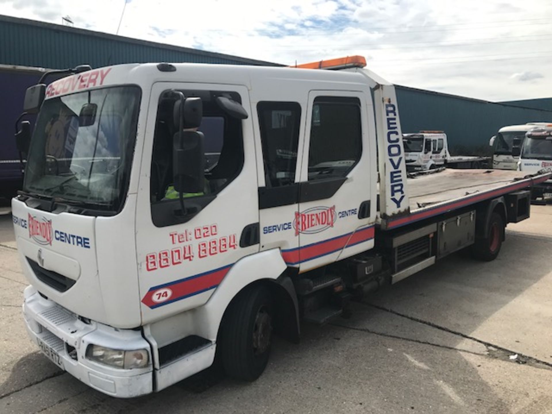 2002 Renault Midlum 10T crew cab breakdown recovery vehicle complete with built in Garmin satnav - Image 2 of 17