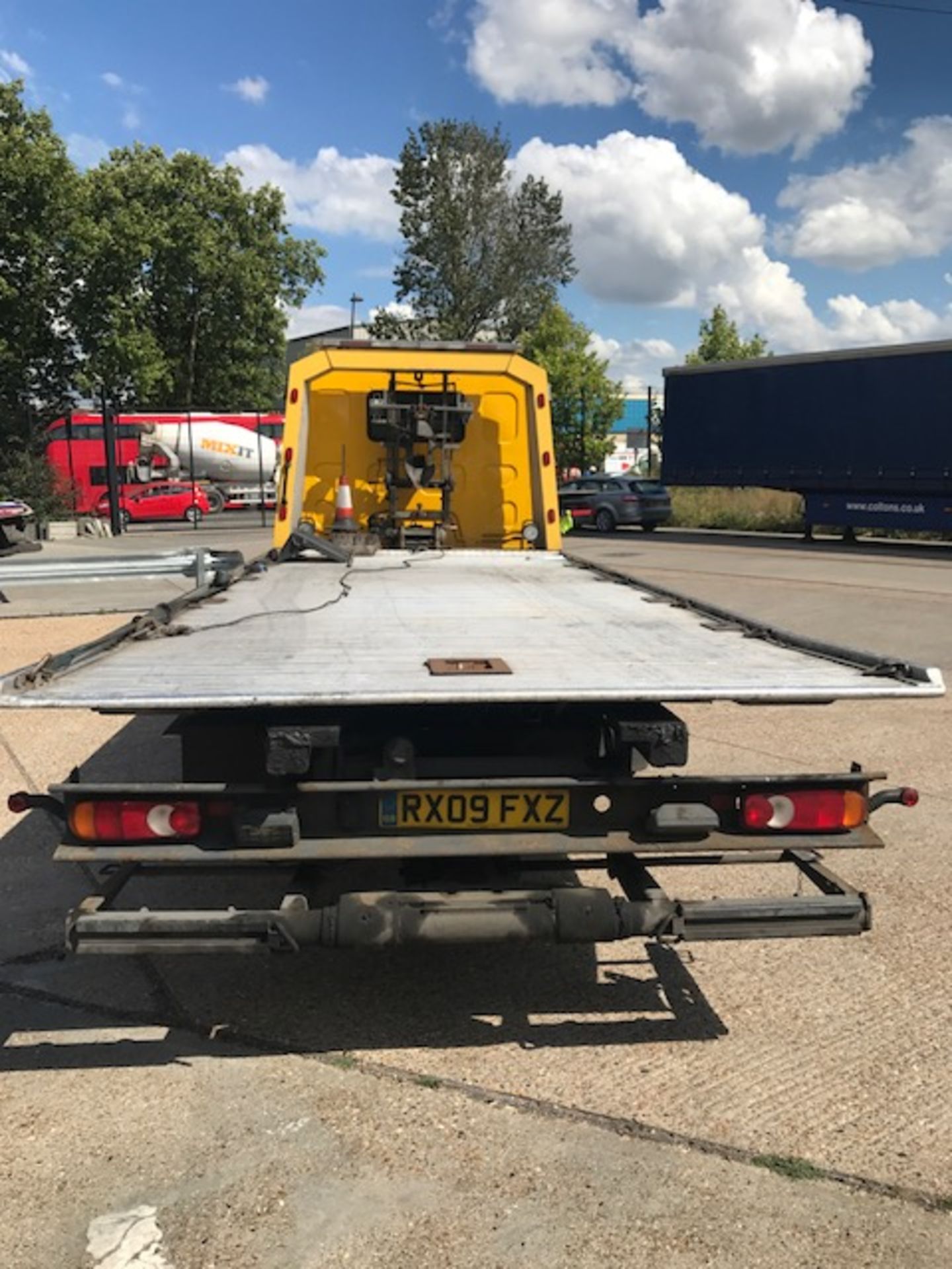 2009 Renault Midlum 12T 220 Dti crew cab breakdown recovery vehiclecomplete with spec lift, J&J - Image 5 of 16