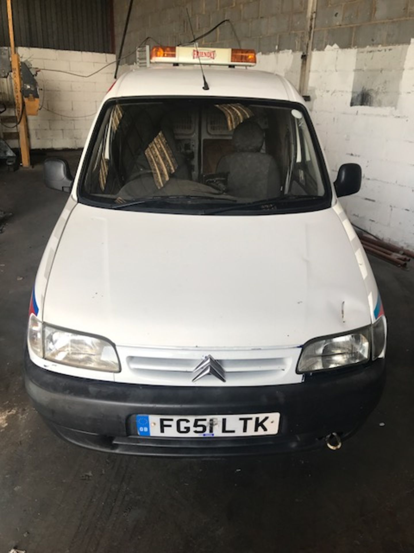 2001 Citroen Berlingo L600 1.9D panel van complete with Garmin built in satnav and Anderson jump- - Image 2 of 6