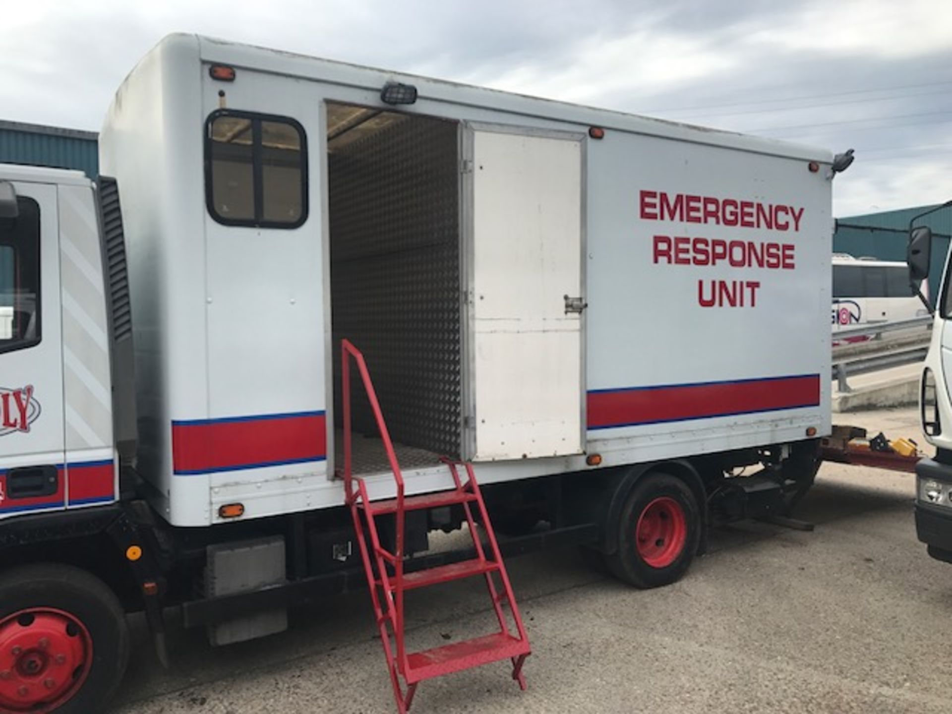 2002 Iveco Tertor 75E17 7.4T Emergency Response rollover unit complete with tail lift and - Image 4 of 26