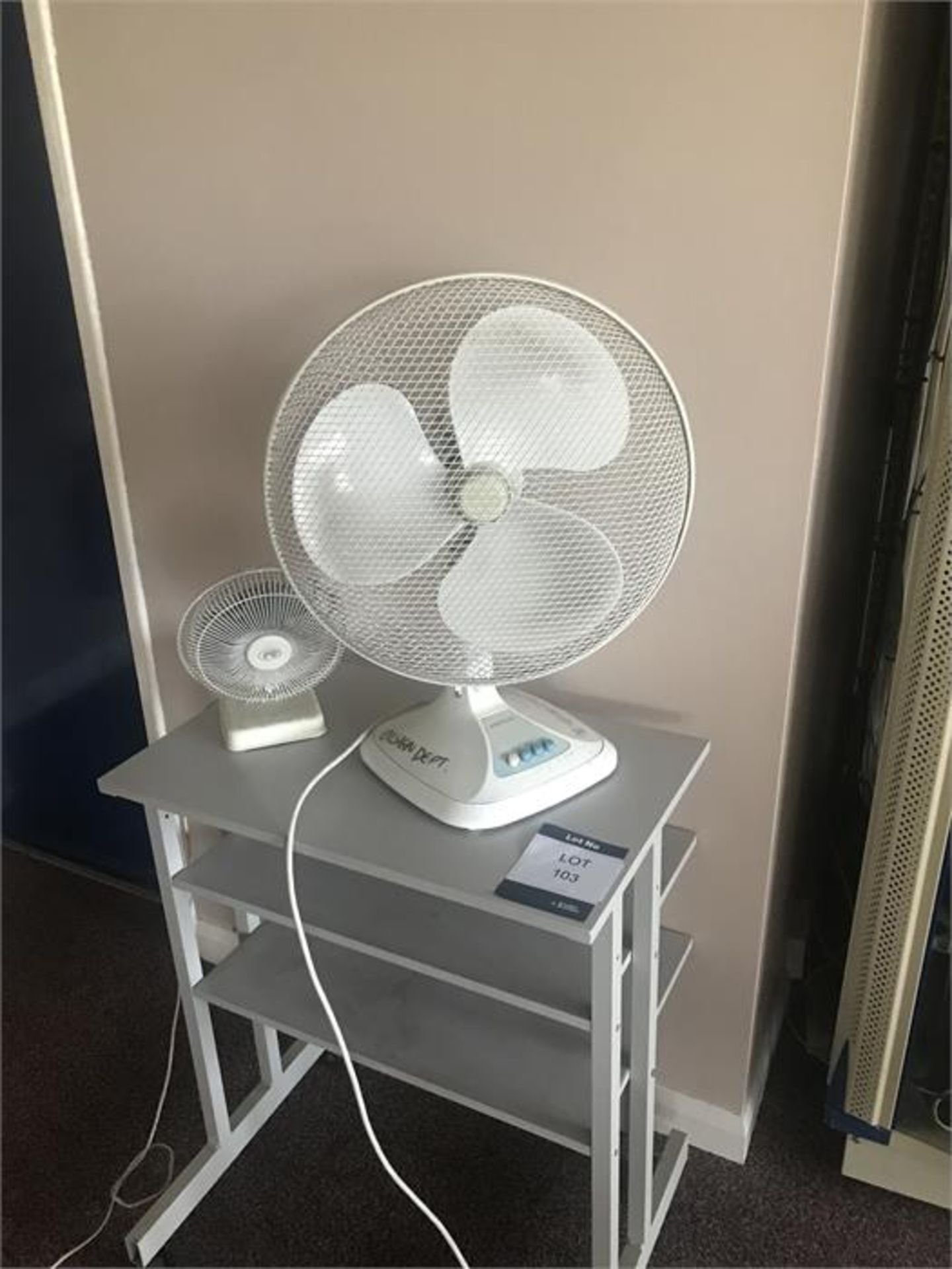 mobile work station with 2 x desk fans