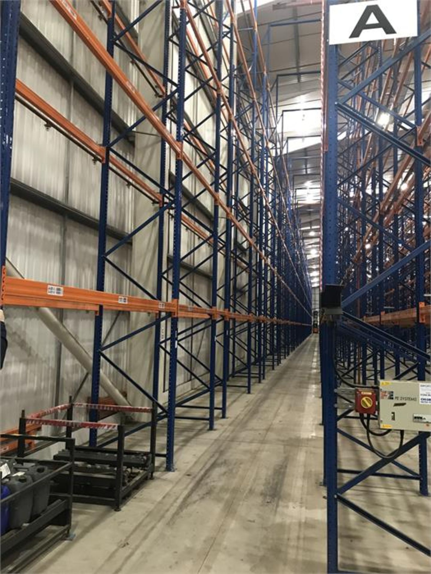 High bay racking system comprising 8500 pallet spaces over 14 runs:- 1 x 54 (11000mm x 1100m) end - Image 7 of 13