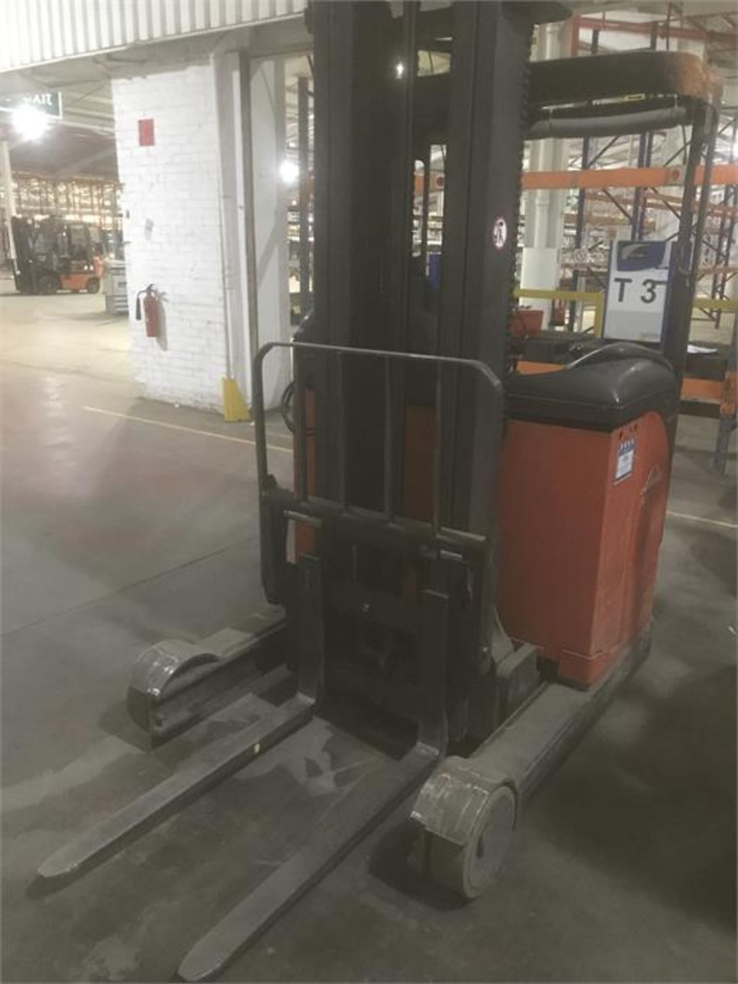 Linde R14 battery forklift, Serial No. GX11115L00181 (2000) high mast with charger, 1400kg - Image 5 of 5