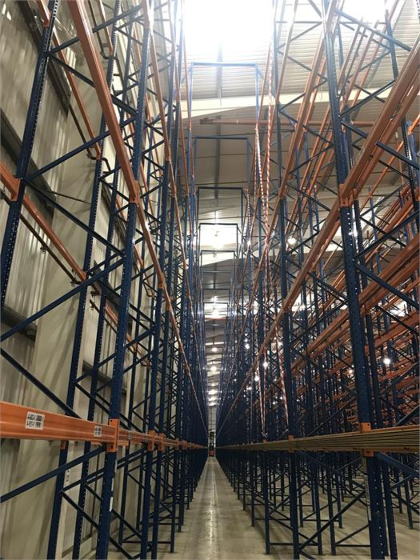 High bay racking system comprising 8500 pallet spaces over 14 runs:- 1 x 54 (11000mm x 1100m) end - Image 9 of 13