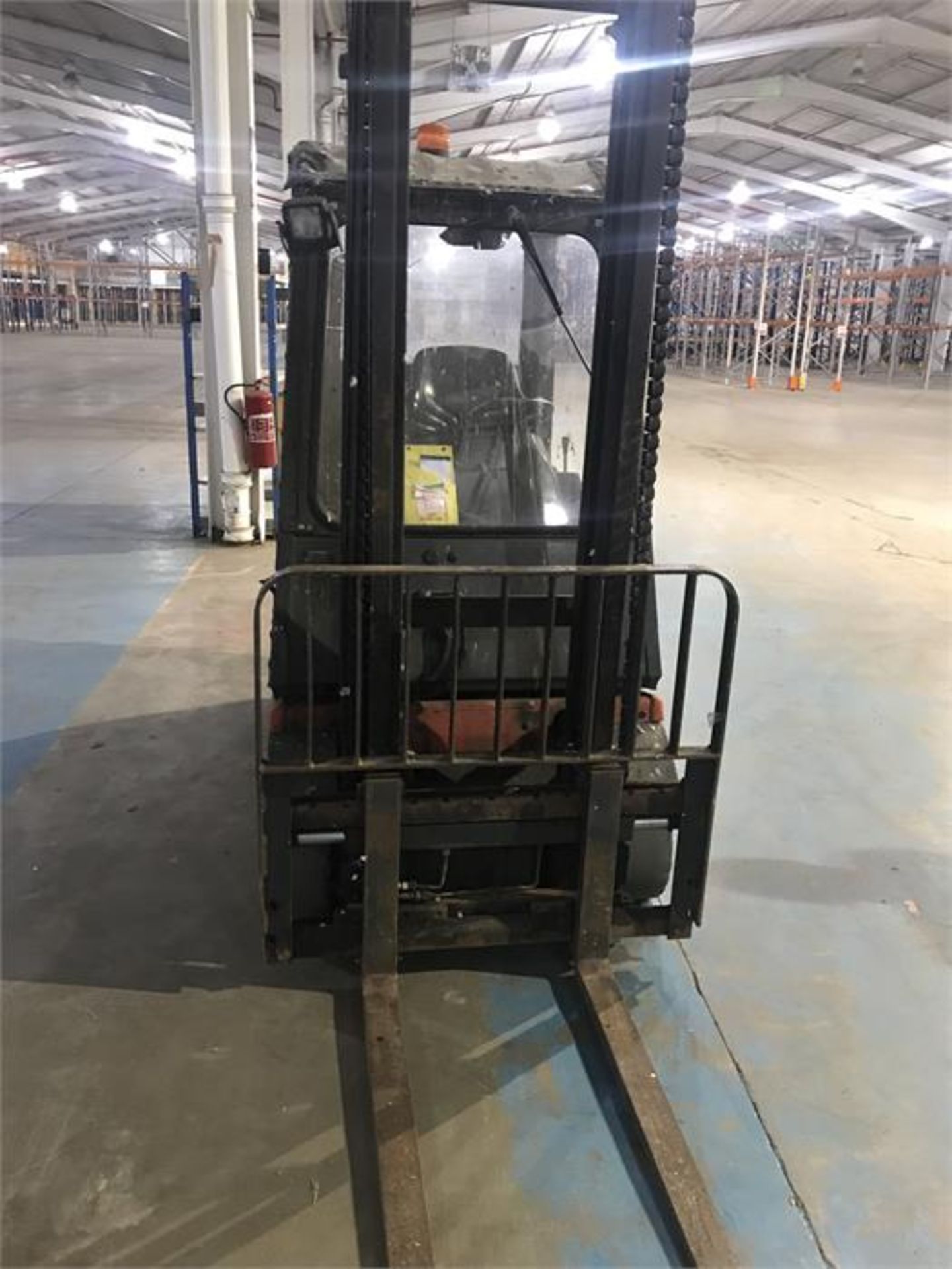 Linde Model H12T0-3 gas forklift truck, Serial No. H2XT50R0 (2004) (requires attention) - Bild 2 aus 2