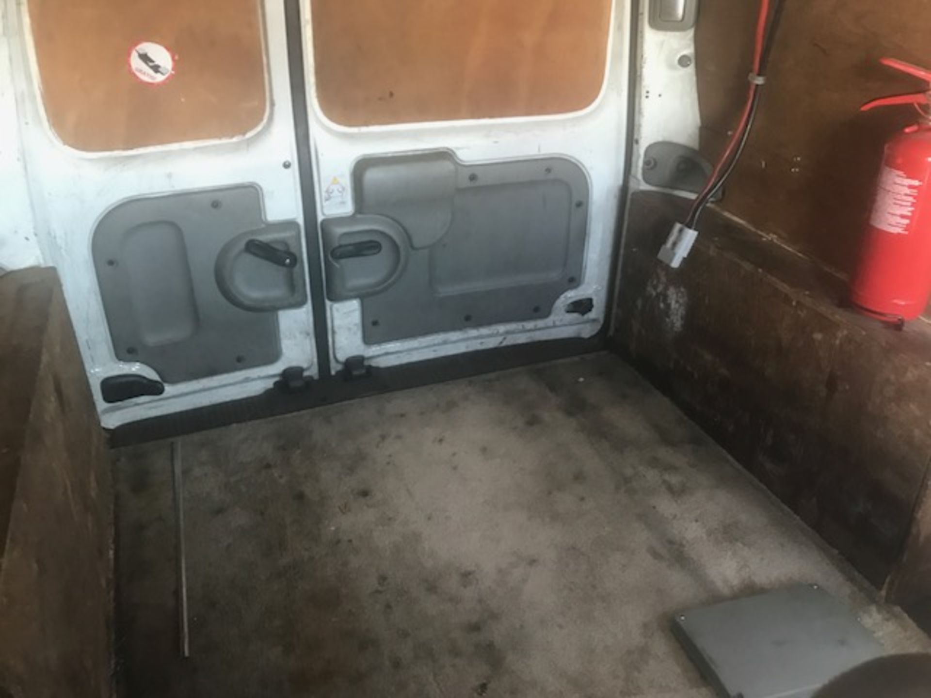 2006 Renault panel van complete with Garmin built in satnav, camera and Anderson jump-start - Image 7 of 13