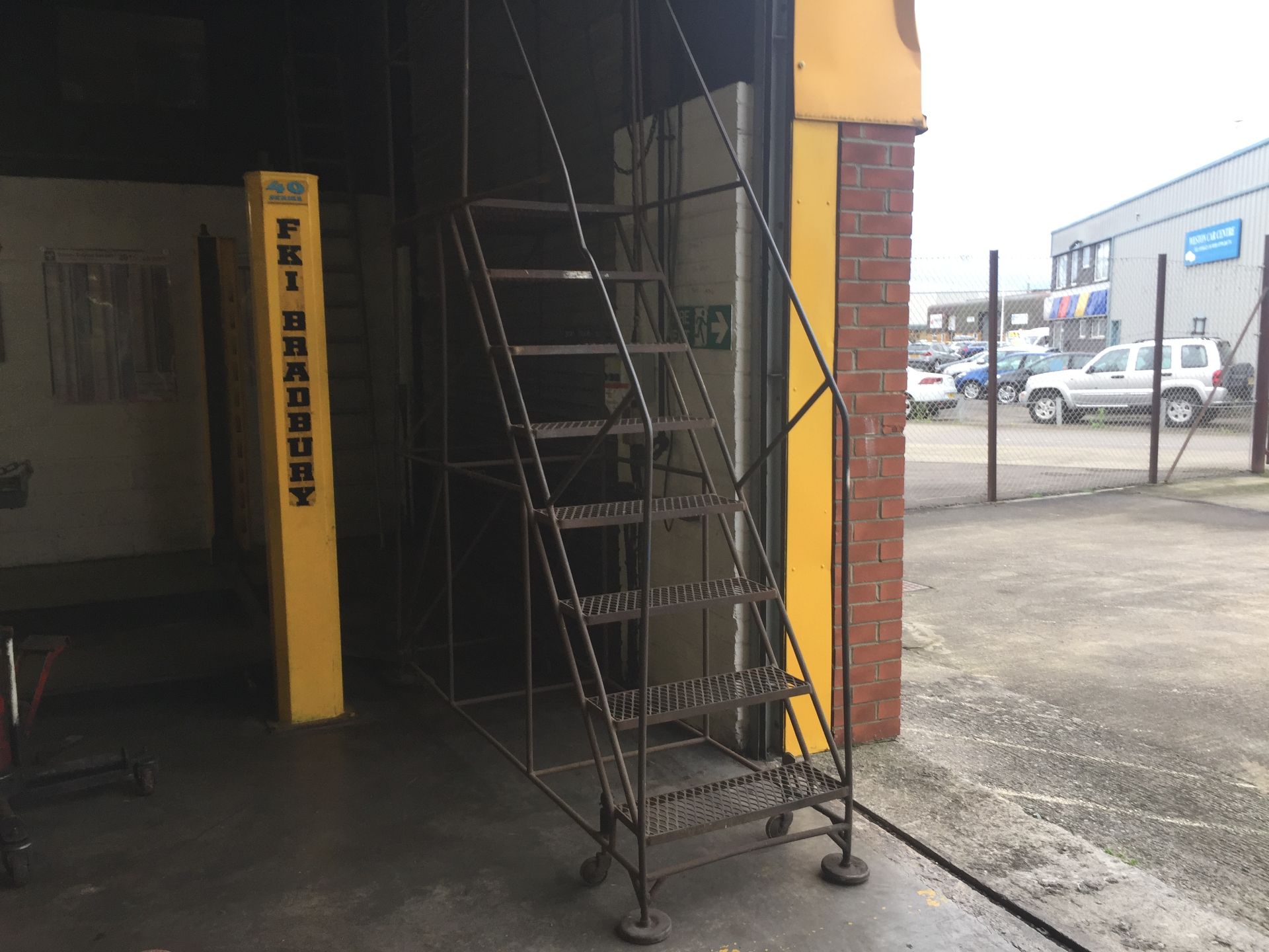 One Eight Tread Mobile Warehouse Steps