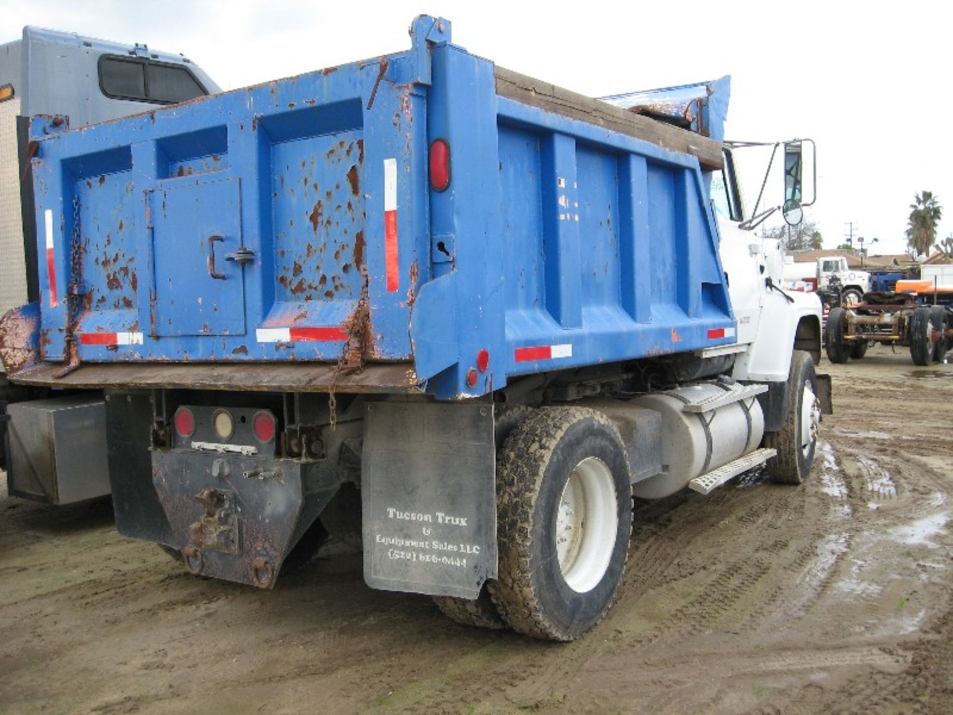 Dump Truck - Image 5 of 5