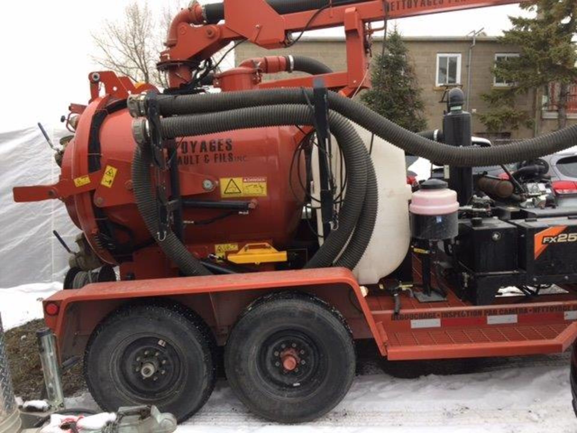 DITCH WITCH Mini Vac Extractor, mod: FX25W, c/w extendable boom (requires Quebec Inspection) - Image 2 of 5