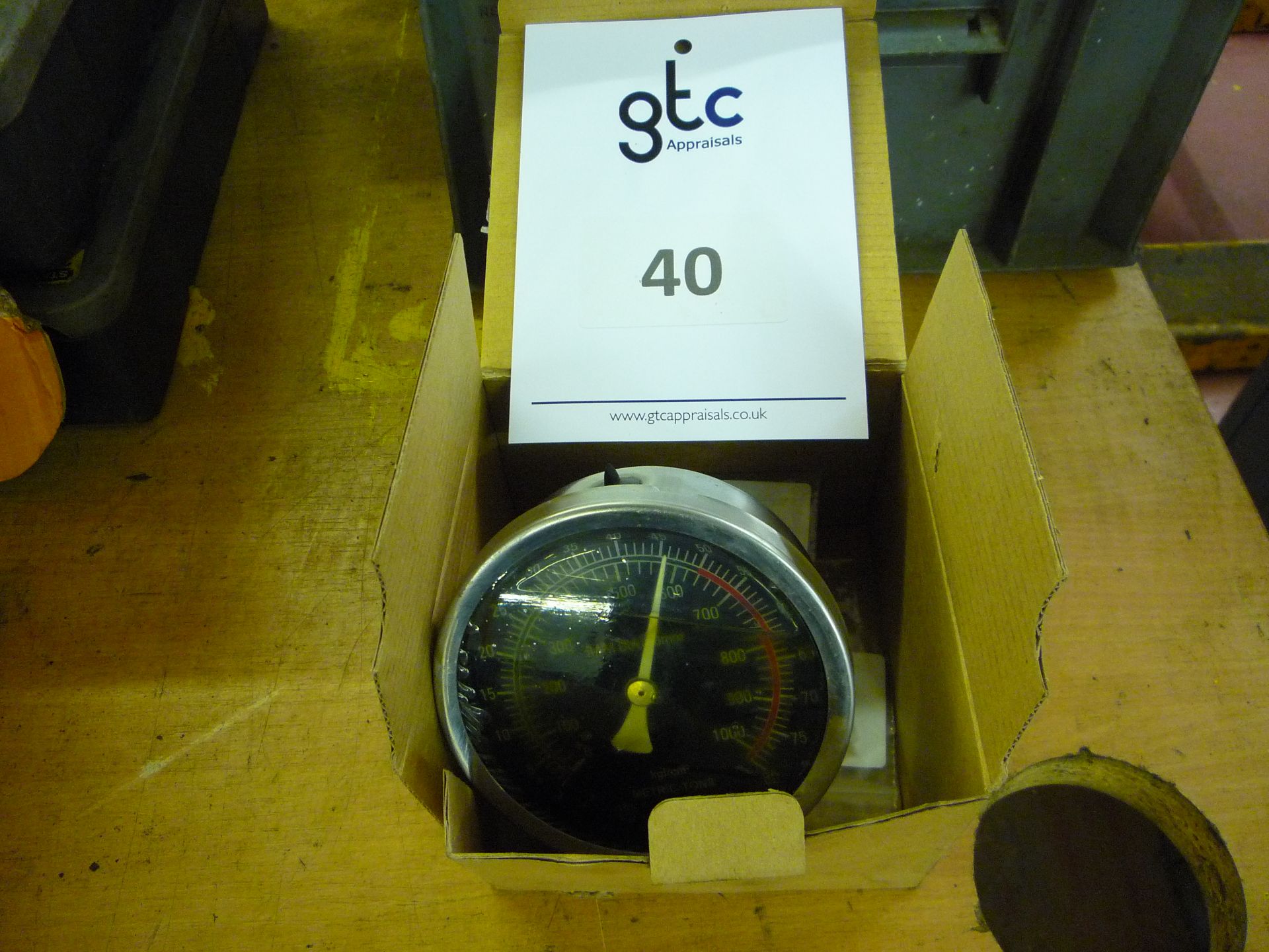 80 Metric Ton Pressure Gauge.