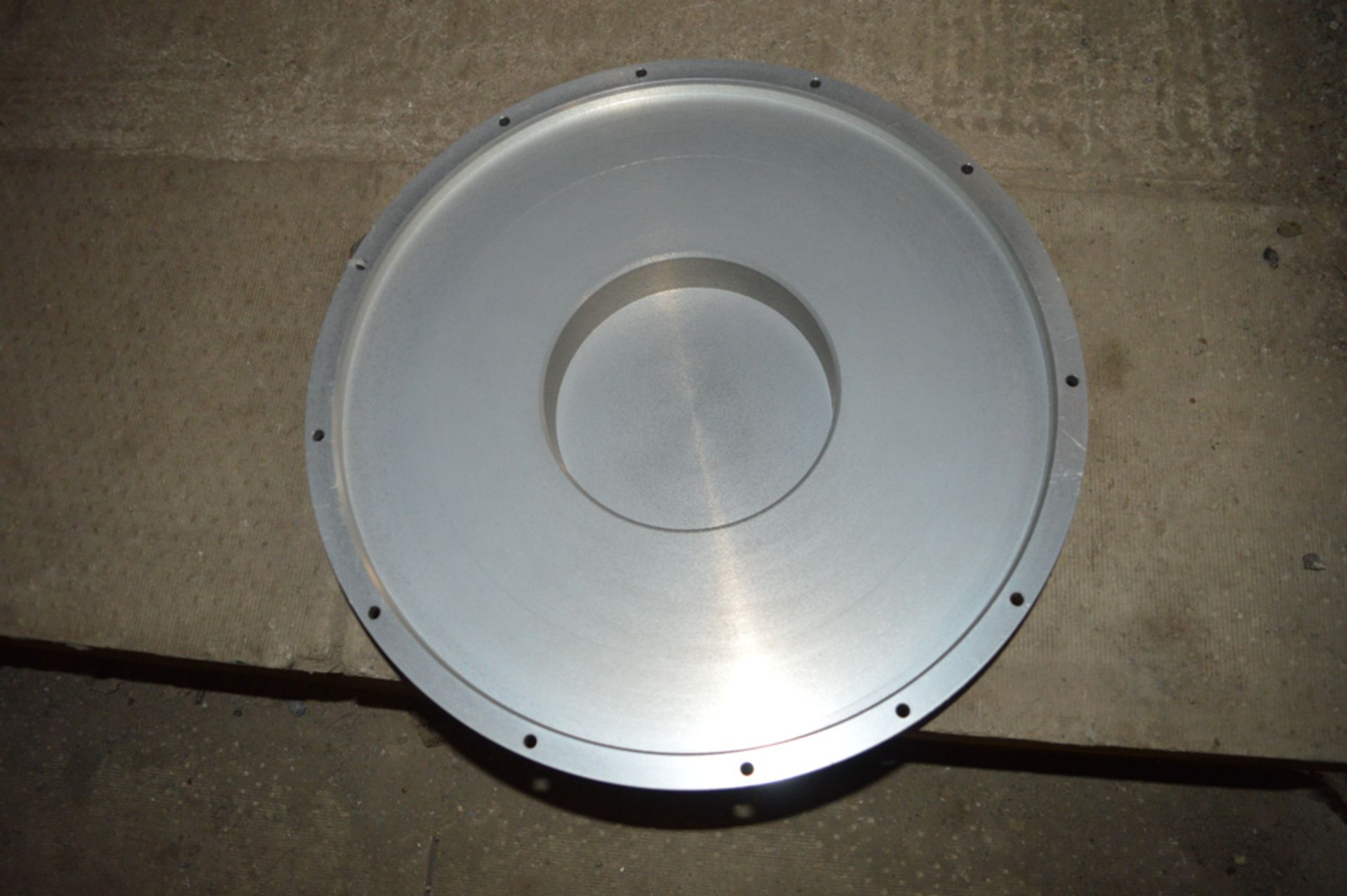 Aluminium turbine puller Approximately 350mm in diameter - Image 2 of 2