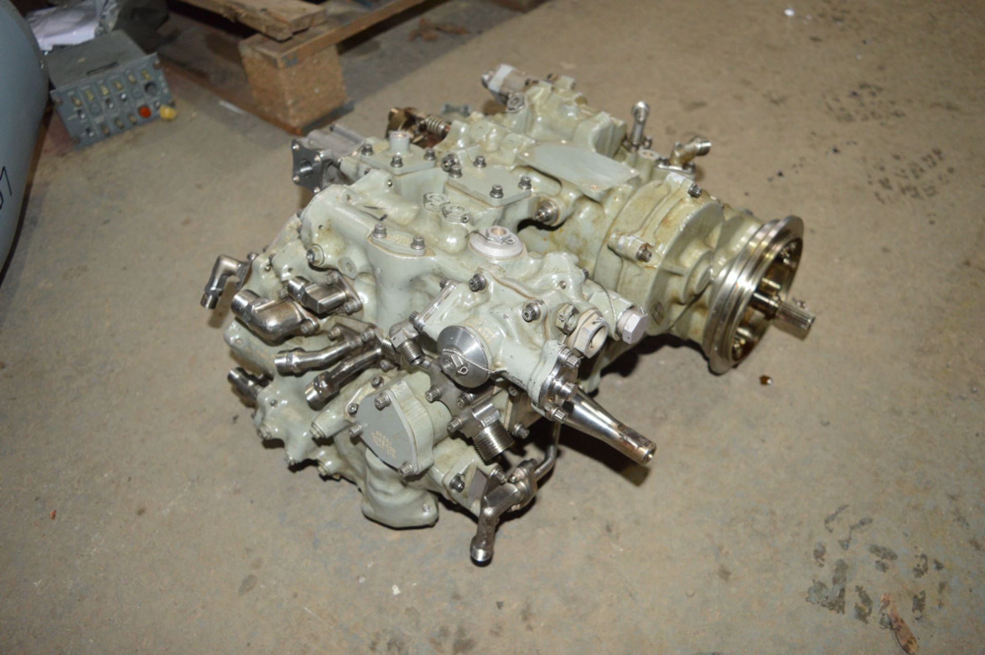 Tornado hydraulic pump - Image 2 of 4