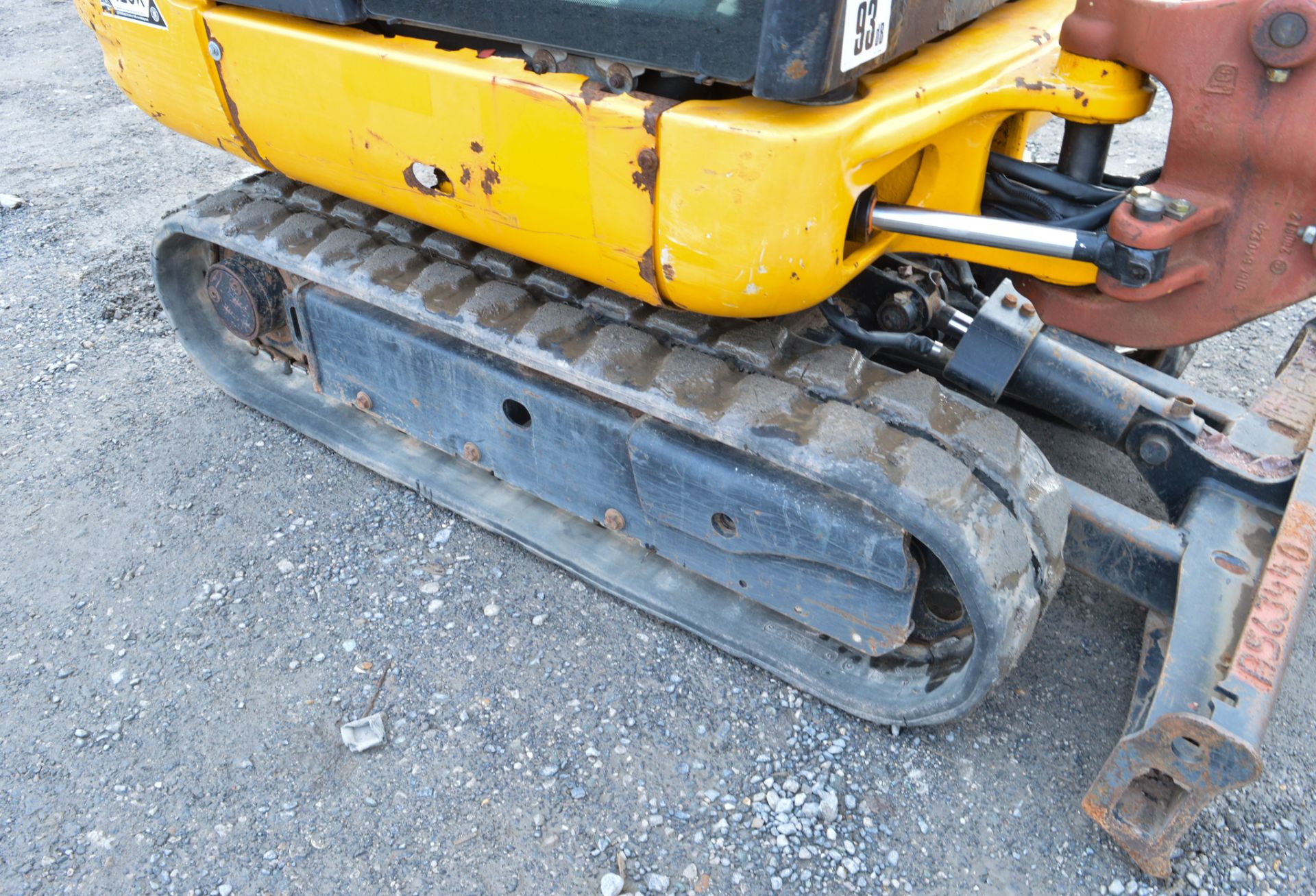 JCB 801.6 CTS 1.5 tonne rubber tracked mini excavator Year: 2012 S/N:1703918 Recorded Hours: 875 - Image 8 of 11