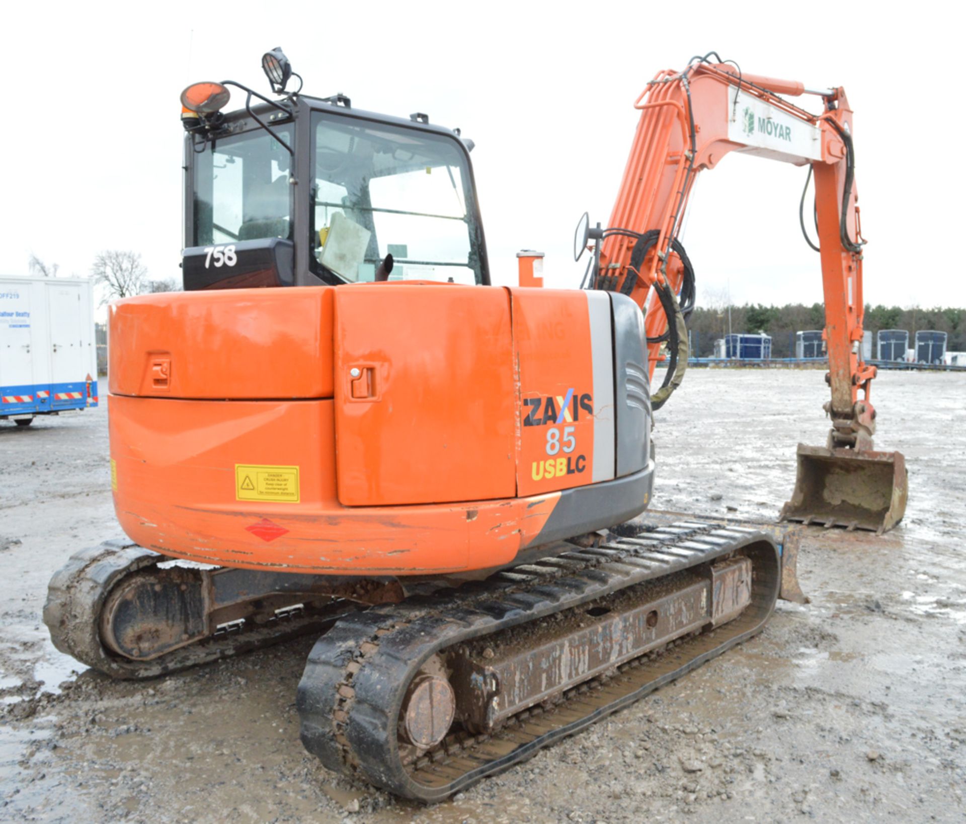 Hitachi ZX85 USB LC-3 8.5 tonne rubber tracked midi excavator Year: 2011 S/N: 82021 Recorded - Image 3 of 10