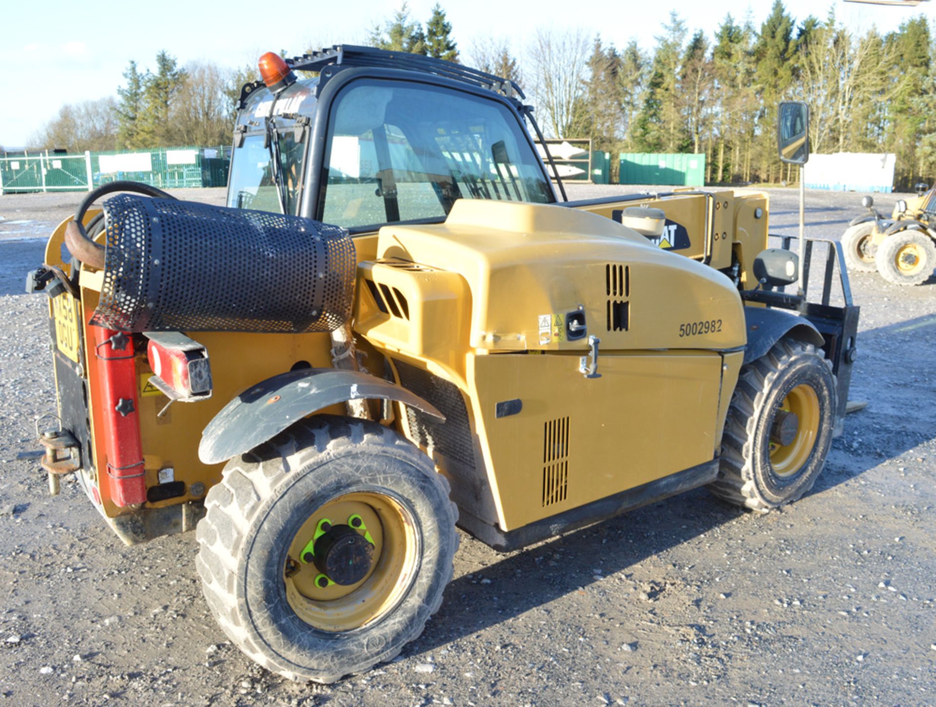 Caterpillar TH255 3 metre telescopic handler Year: 2008 S/N: TBS00131 Recorded Hours: 2754 5002982 - Image 3 of 9