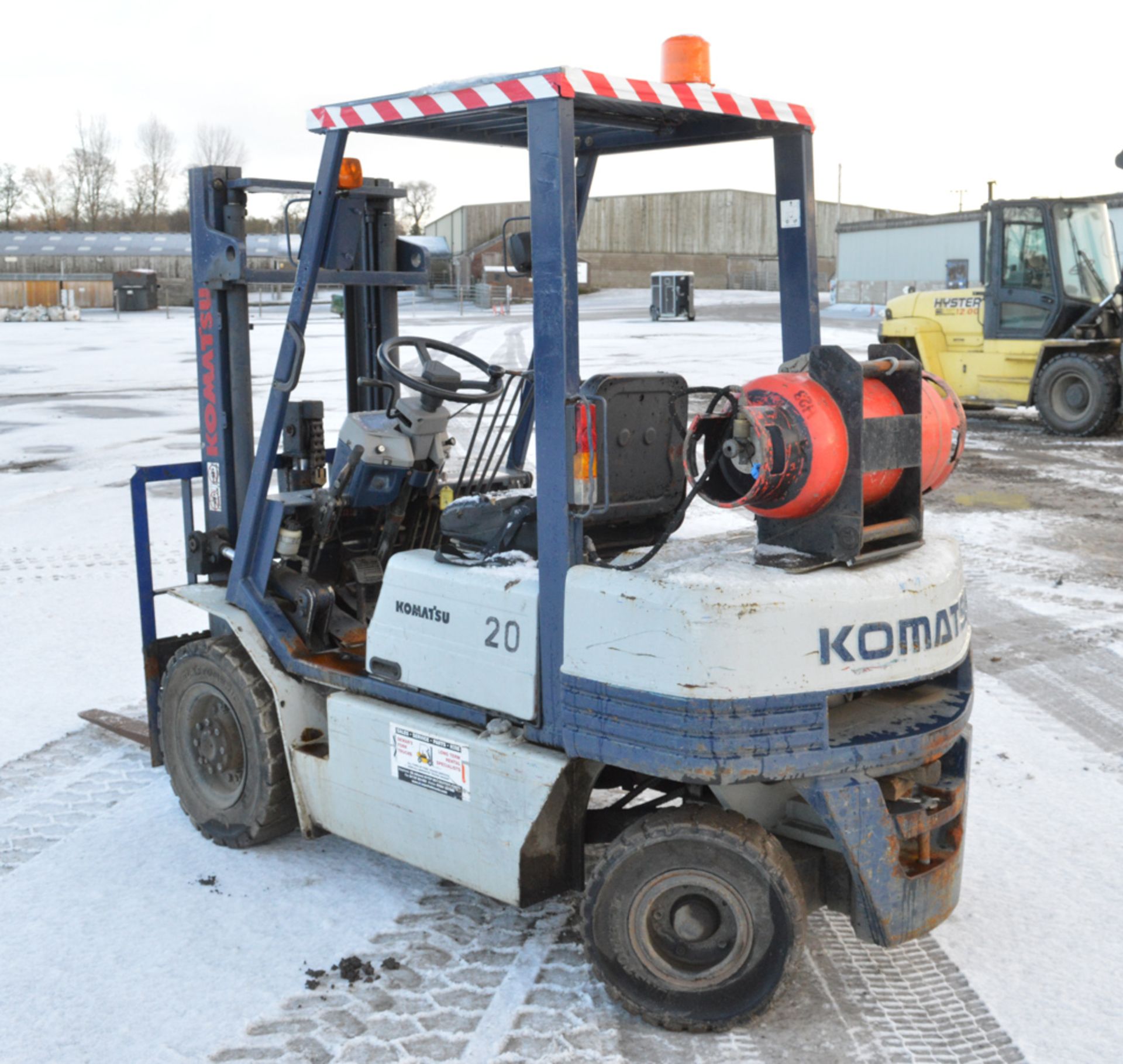 Komatsu FG20T 2 tonne gas fork lift truck Year: 1995 S/N: 11236 Recorded Hours: 6158 N210557 - Image 3 of 8