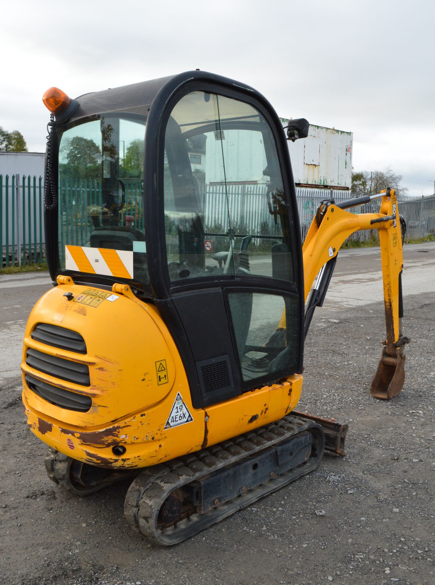 JCB 801.6 CTS 1.5 tonne rubber tracked mini excavator Year: 2012 S/N:1703918 Recorded Hours: 875 - Image 3 of 11