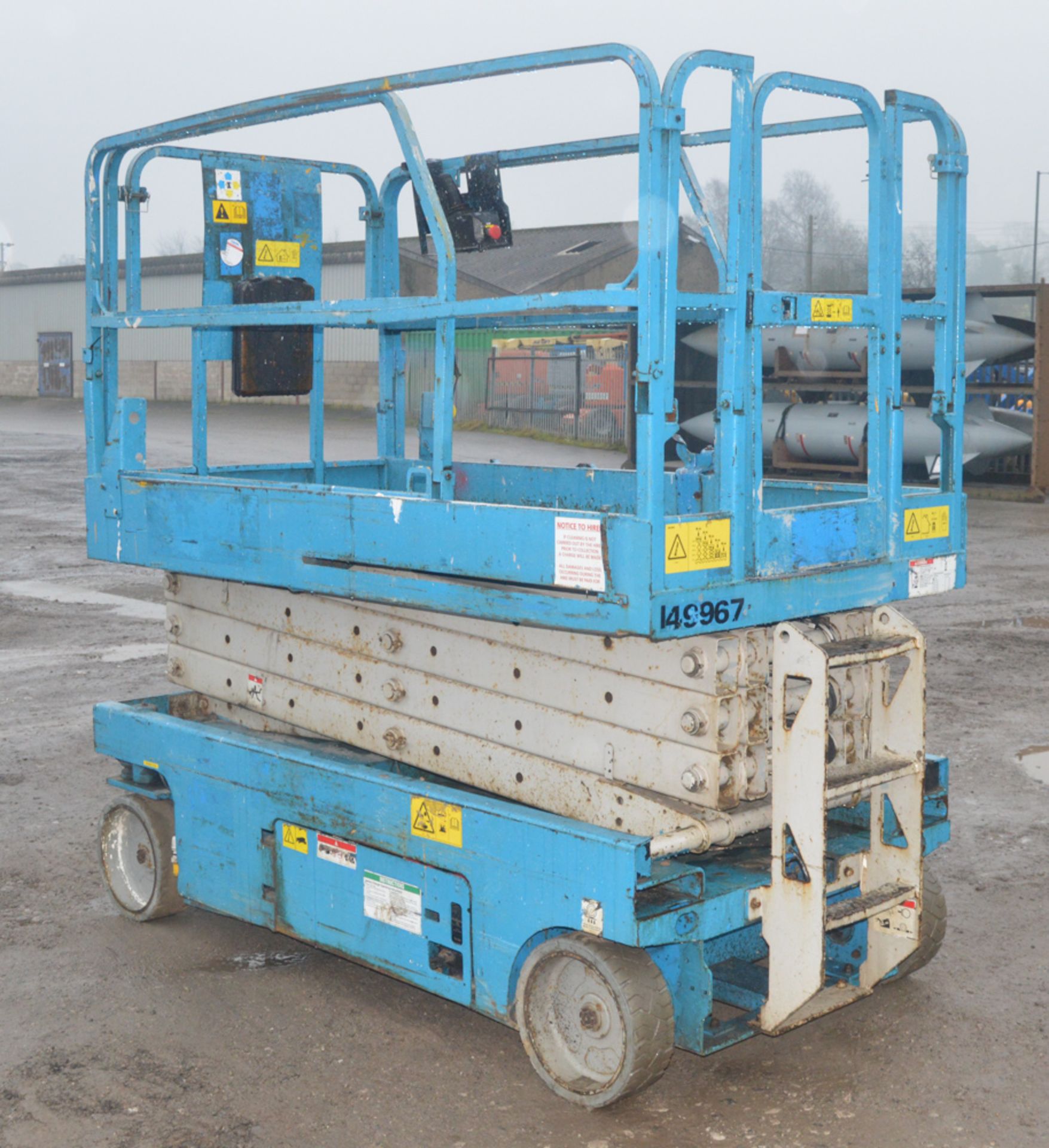 Genie GS2646E 26 ft battery electric scissor lift Year: 2006 S/N: Recorded Hours: 380 149967 - Image 4 of 4