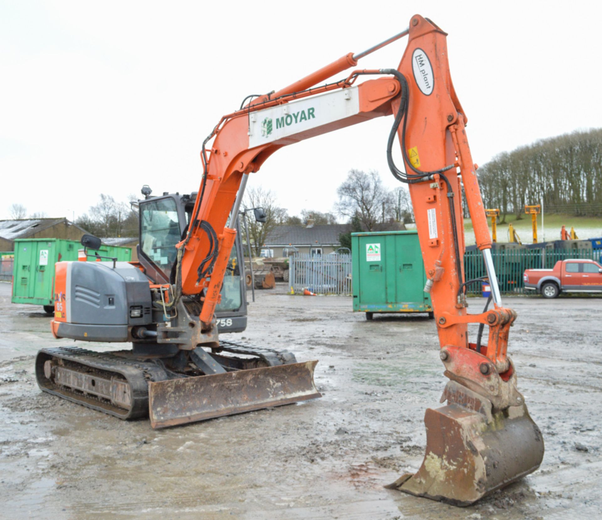 Hitachi ZX85 USB LC-3 8.5 tonne rubber tracked midi excavator Year: 2011 S/N: 82021 Recorded - Image 4 of 10