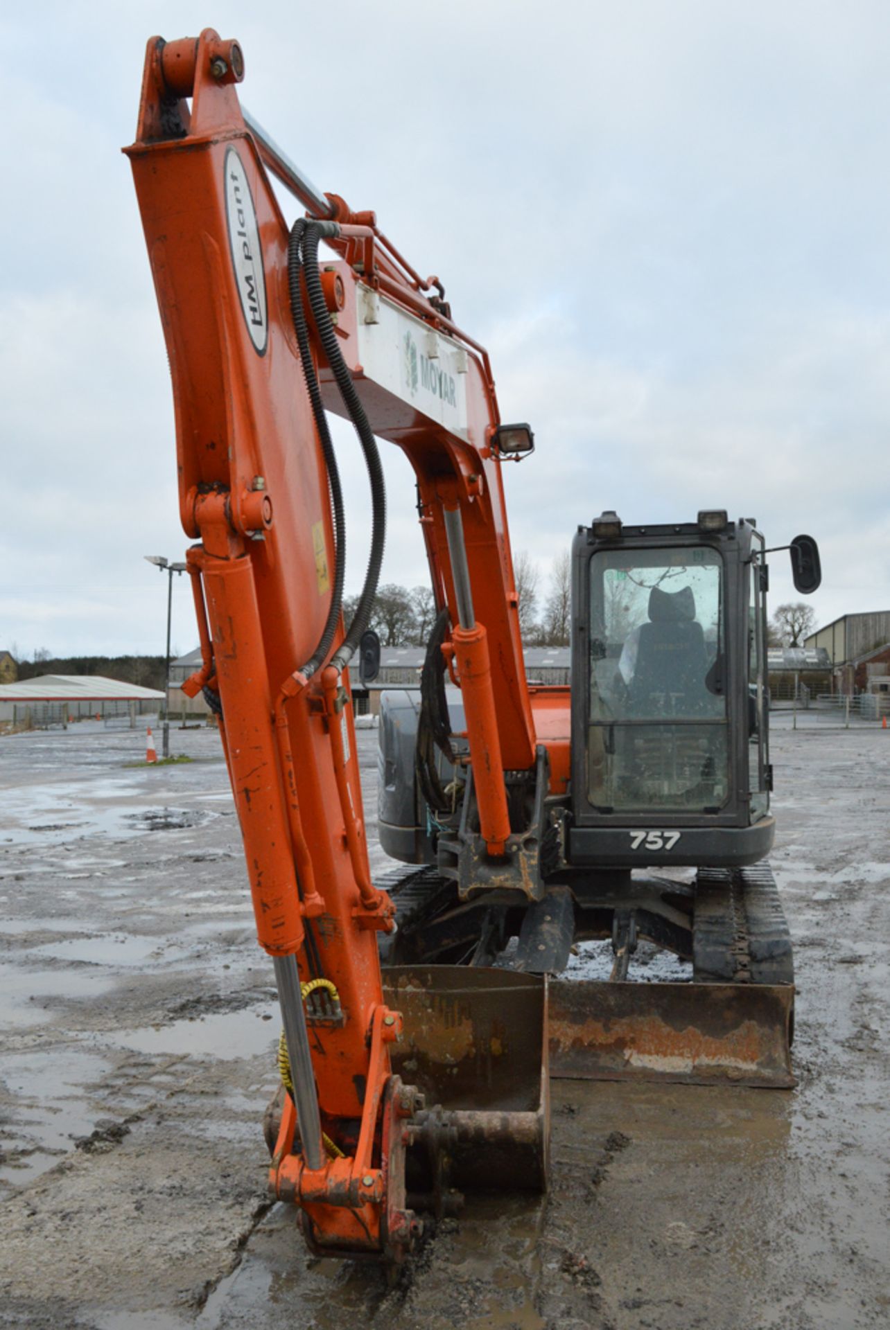 Hitachi ZX85 USB LC-3 8.5 tonne rubber tracked midi excavator Year: 2011 S/N: 81980 Recorded - Image 5 of 10