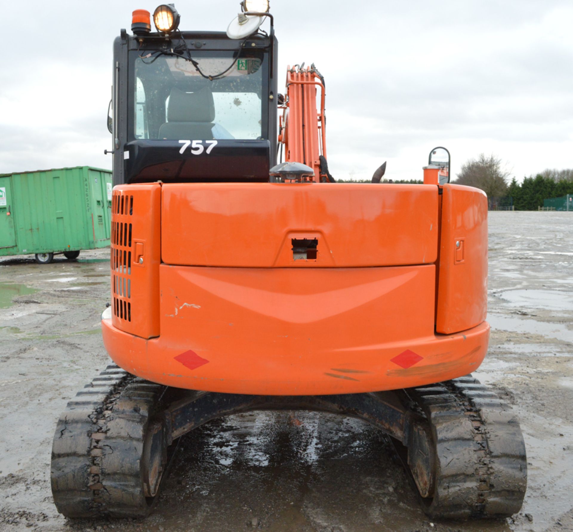 Hitachi ZX85 USB LC-3 8.5 tonne rubber tracked midi excavator Year: 2011 S/N: 81980 Recorded - Image 6 of 10