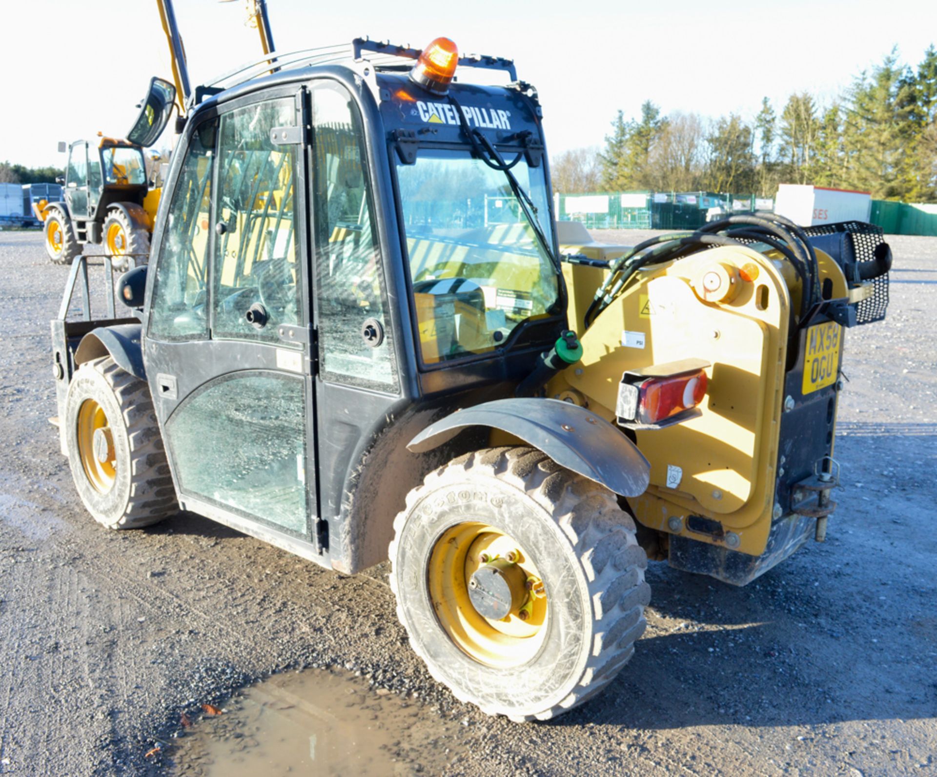 Caterpillar TH255 3 metre telescopic handler Year: 2008 S/N: TBS00131 Recorded Hours: 2754 5002982 - Image 2 of 9