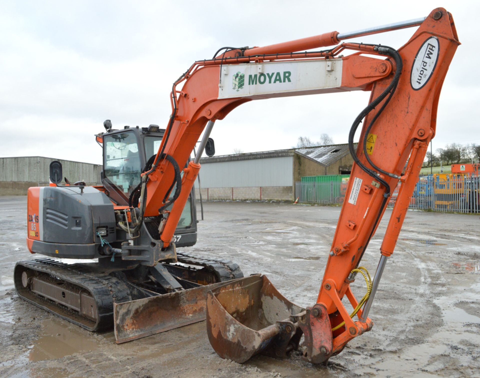 Hitachi ZX85 USB LC-3 8.5 tonne rubber tracked midi excavator Year: 2011 S/N: 81980 Recorded - Image 4 of 10