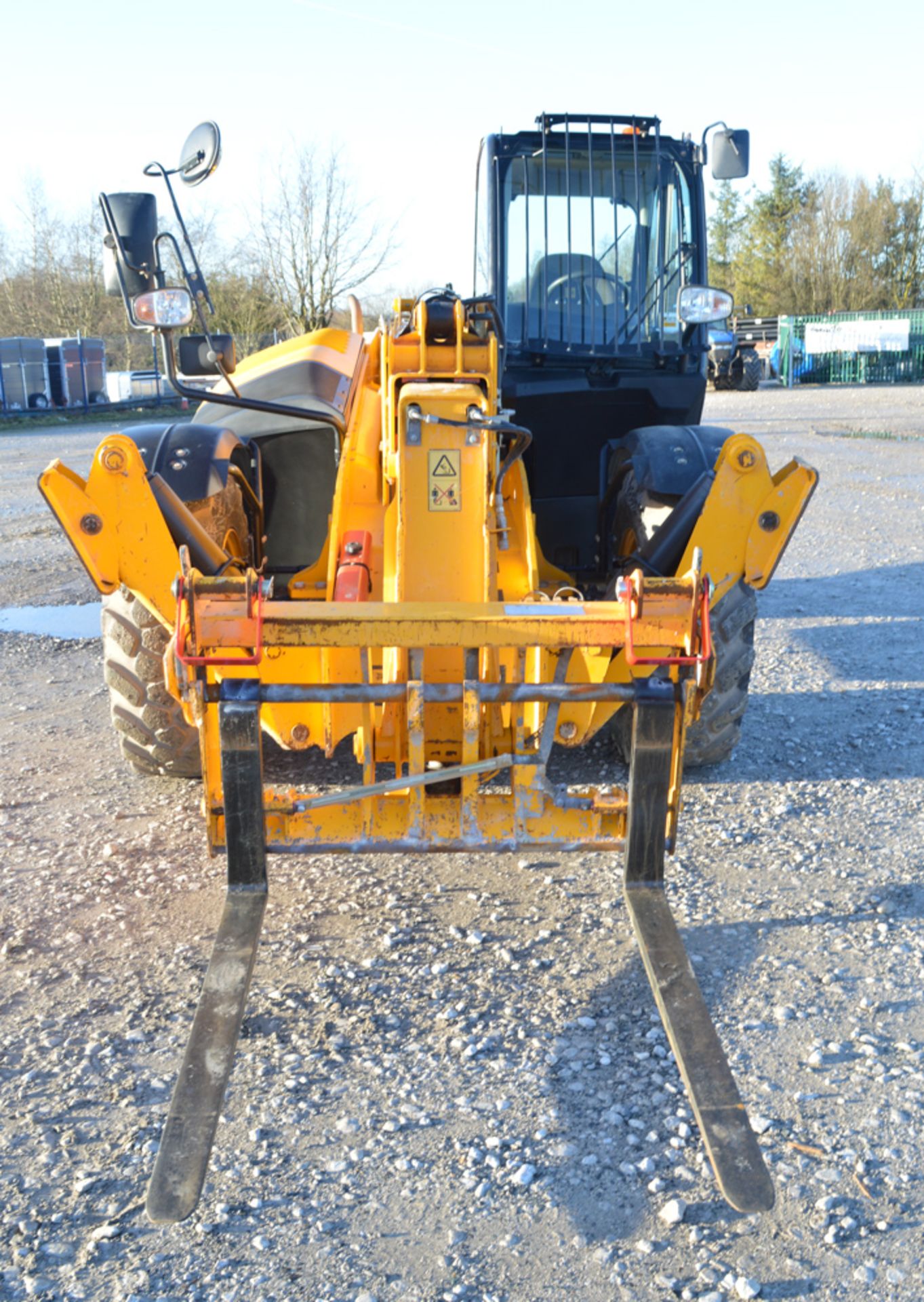 JCB 535-125 Hi-Viz 12.5 metre telescopic handler Year: 2014 S/N: 2338647 Recorded Hours: 3458 MT14 - Image 5 of 9