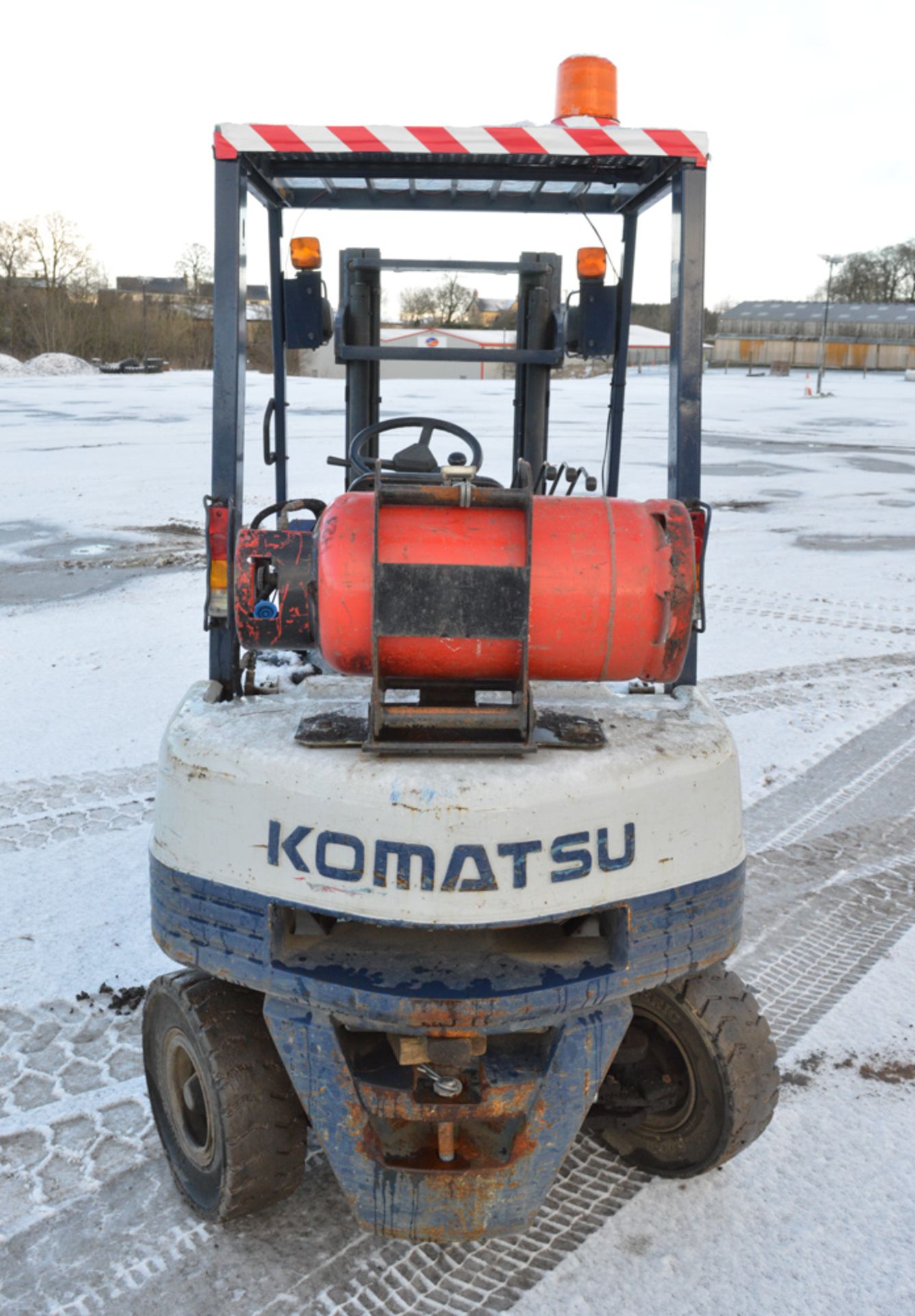 Komatsu FG20T 2 tonne gas fork lift truck Year: 1995 S/N: 11236 Recorded Hours: 6158 N210557 - Image 6 of 8