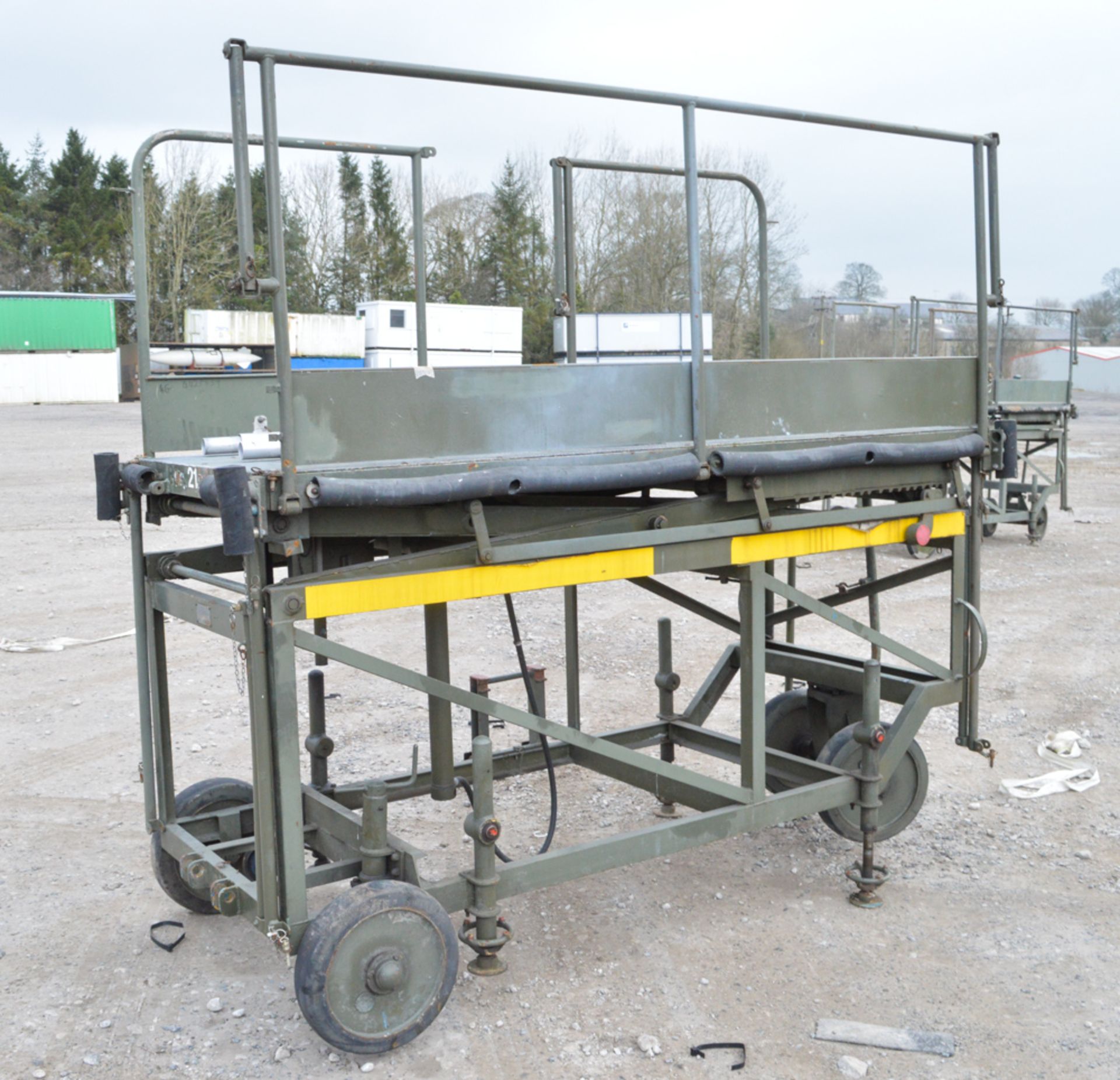 Hydraulic scissor lift access platform (Ex MOD) - Image 3 of 6