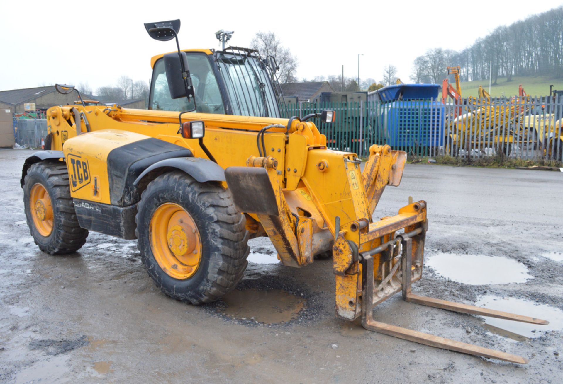 JCB 535-125 12.5 metre telescopic handler Year: 2005 S/N: 1166640 Recorded Hours: Not displayed ( - Image 4 of 13