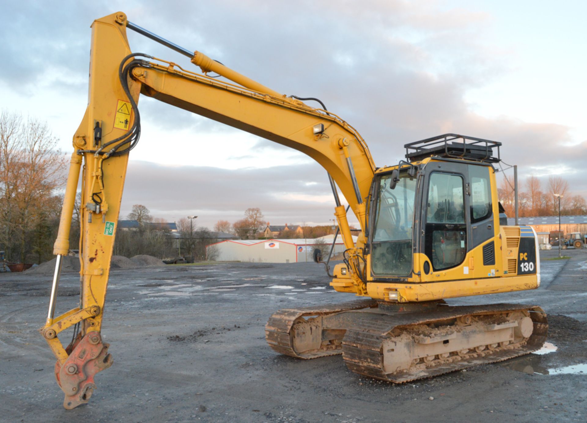 Komatsu PC130-8 13 tonne steel tracked excavator Year: 2010 S/N: C30113 Recorded Hours: 5998 1