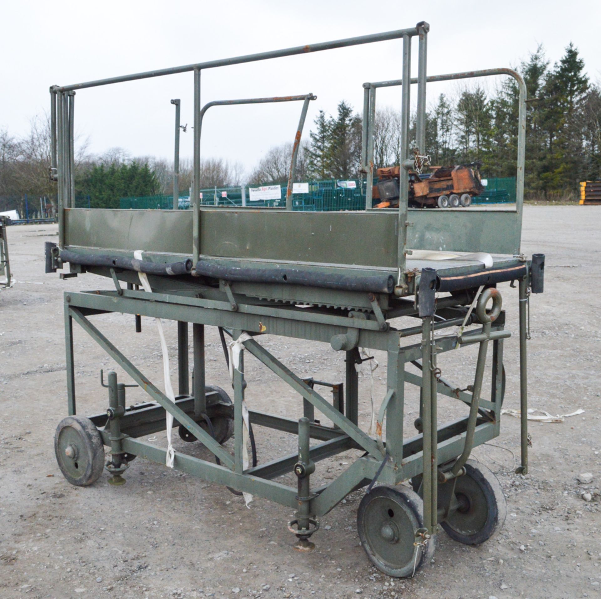 Hydraulic scissor lift access platform (Ex MOD) - Image 3 of 6