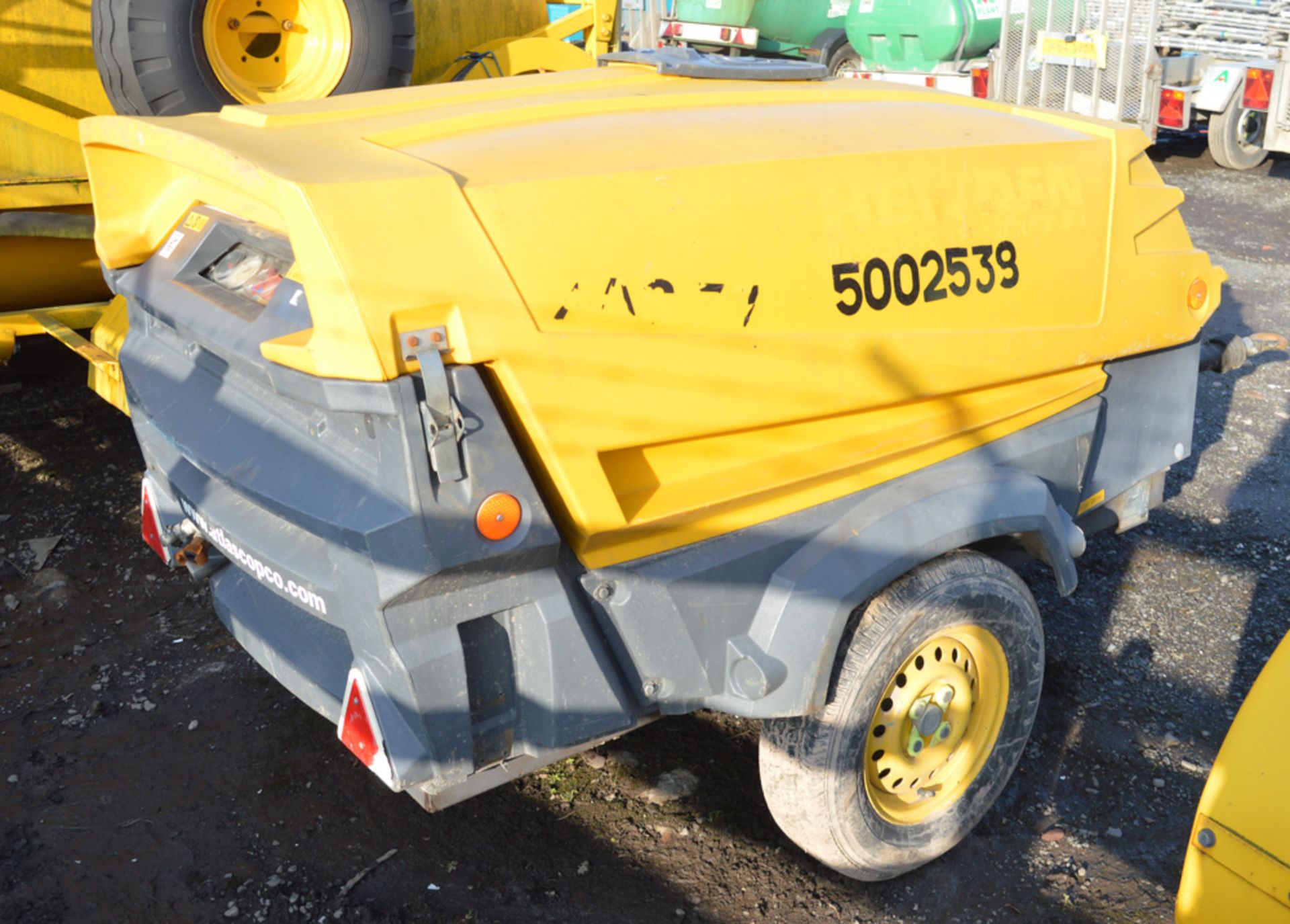 Atlas Copco XAS77 diesel driven mobile air compressor Year: 2008 S/N: 80692019 Recorded Hours: 1871 - Image 4 of 6