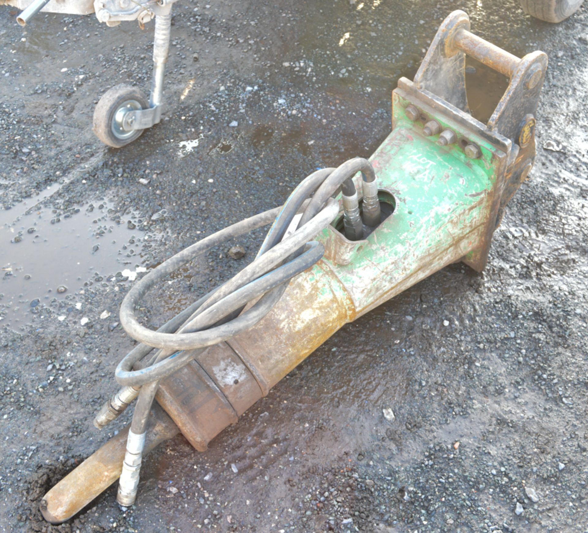 Geth hydraulic breaker to suit 5 to 8 tonne excavator A522798