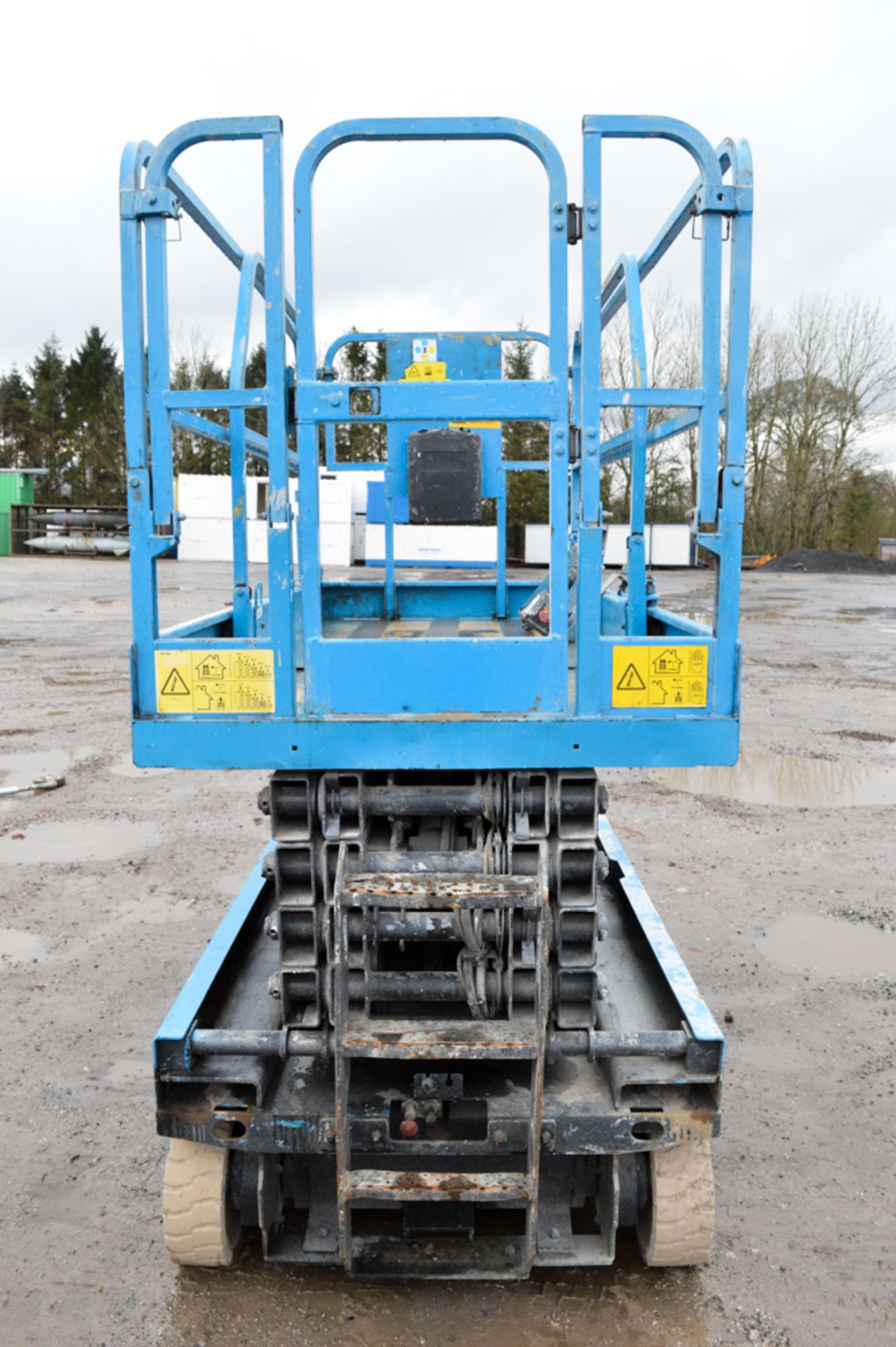 Genie GS3246 32ft battery electric scissor lift access platform Year: 2006 S/N: 79526 Recorded - Image 6 of 7