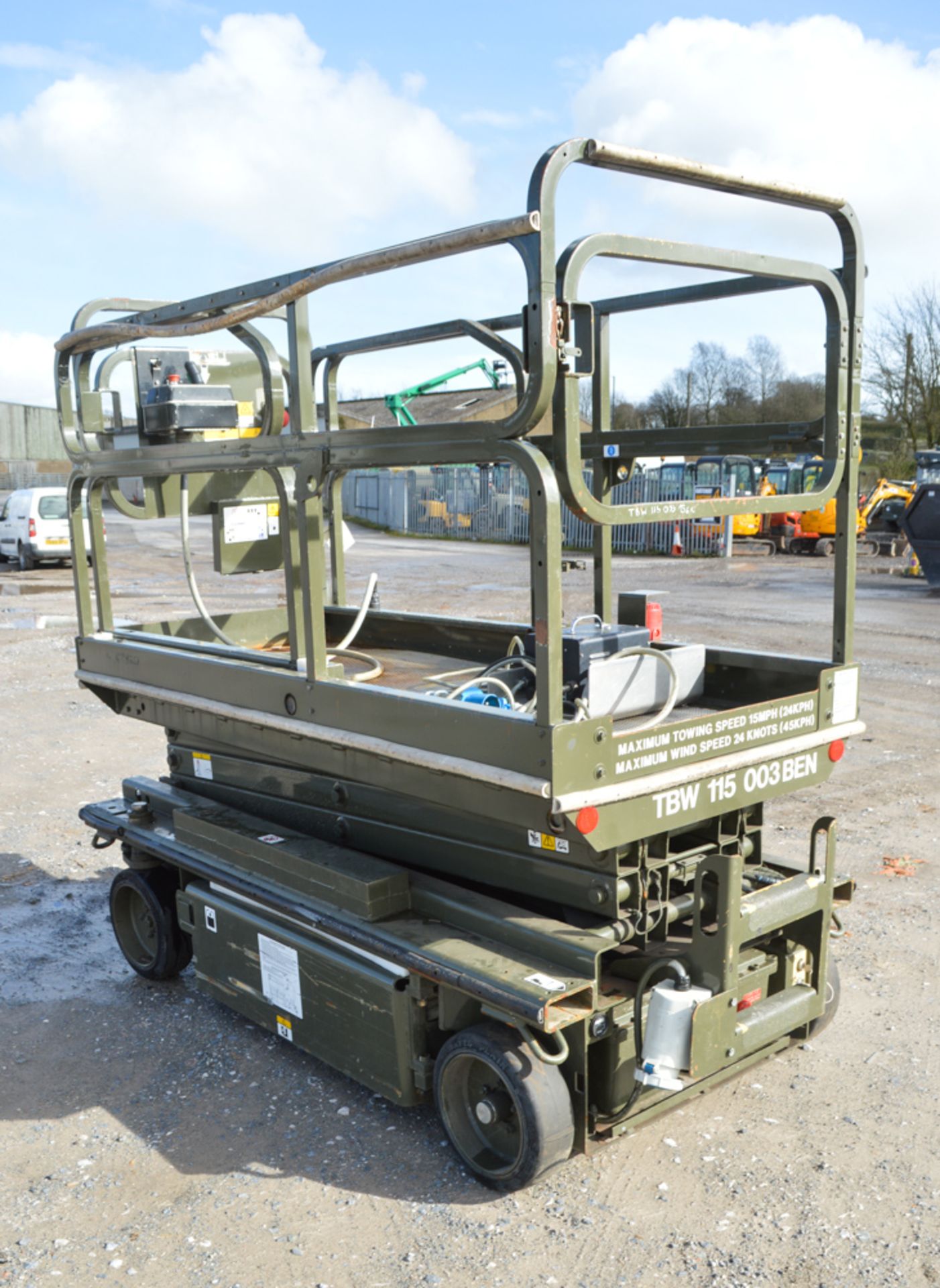 Battery electric scissor lift access platform (Ex MOD) - Image 4 of 4