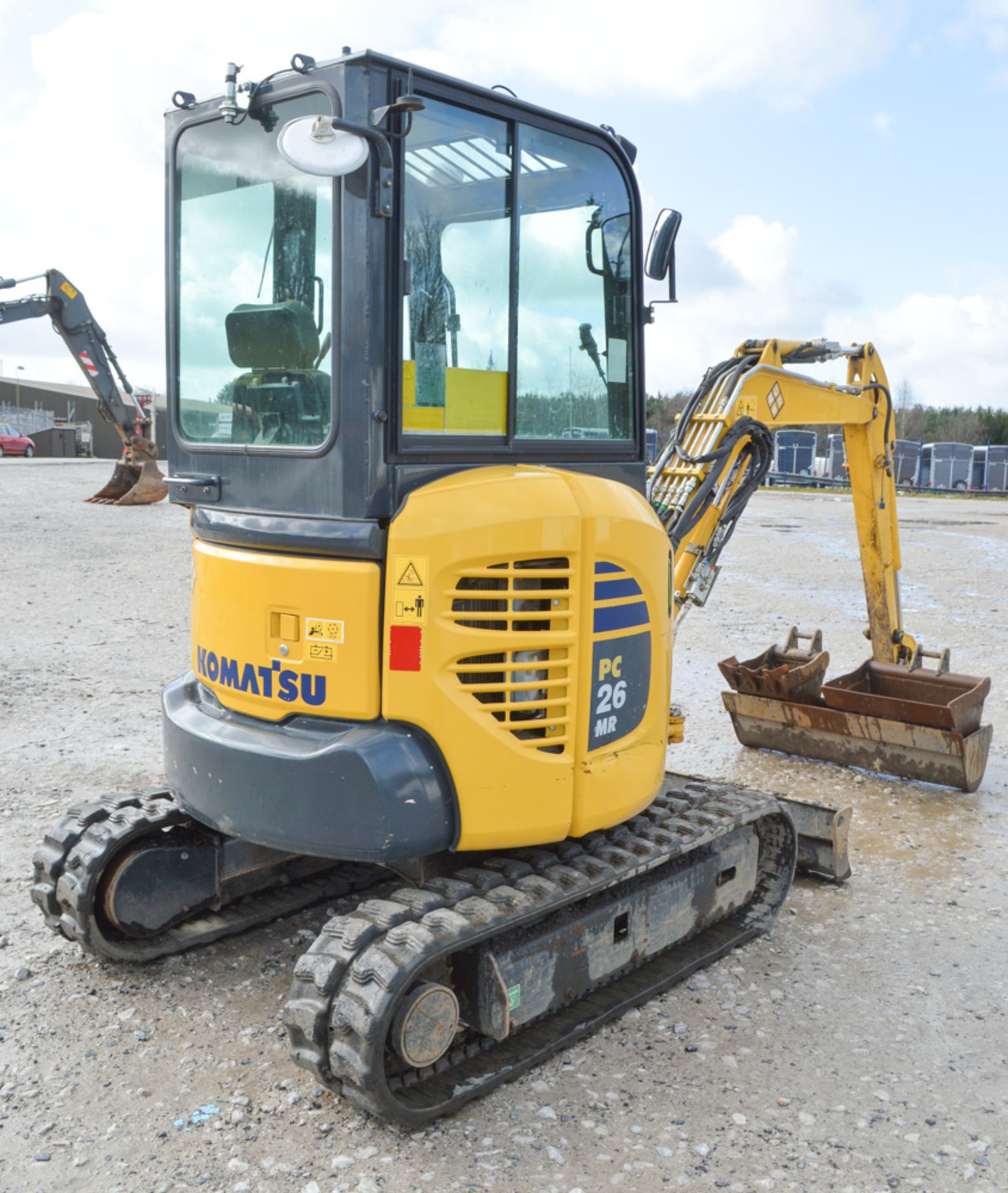 Komatsu PC26 MR 2.6 tonne zero tail swing rubber tracked mini excavator Year: 2014 S/N: 31565 - Image 3 of 11