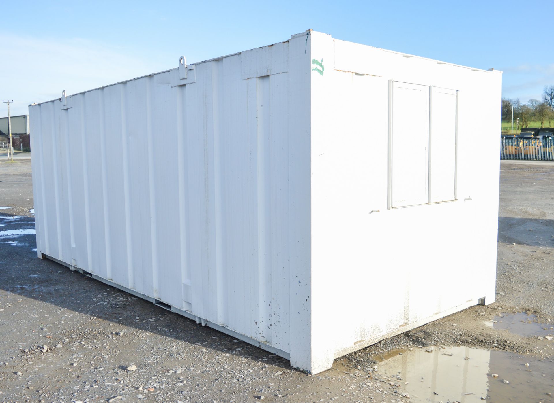 21 ft x 9 ft steel anti-vandal site office c/w keys A212593 - Image 2 of 6