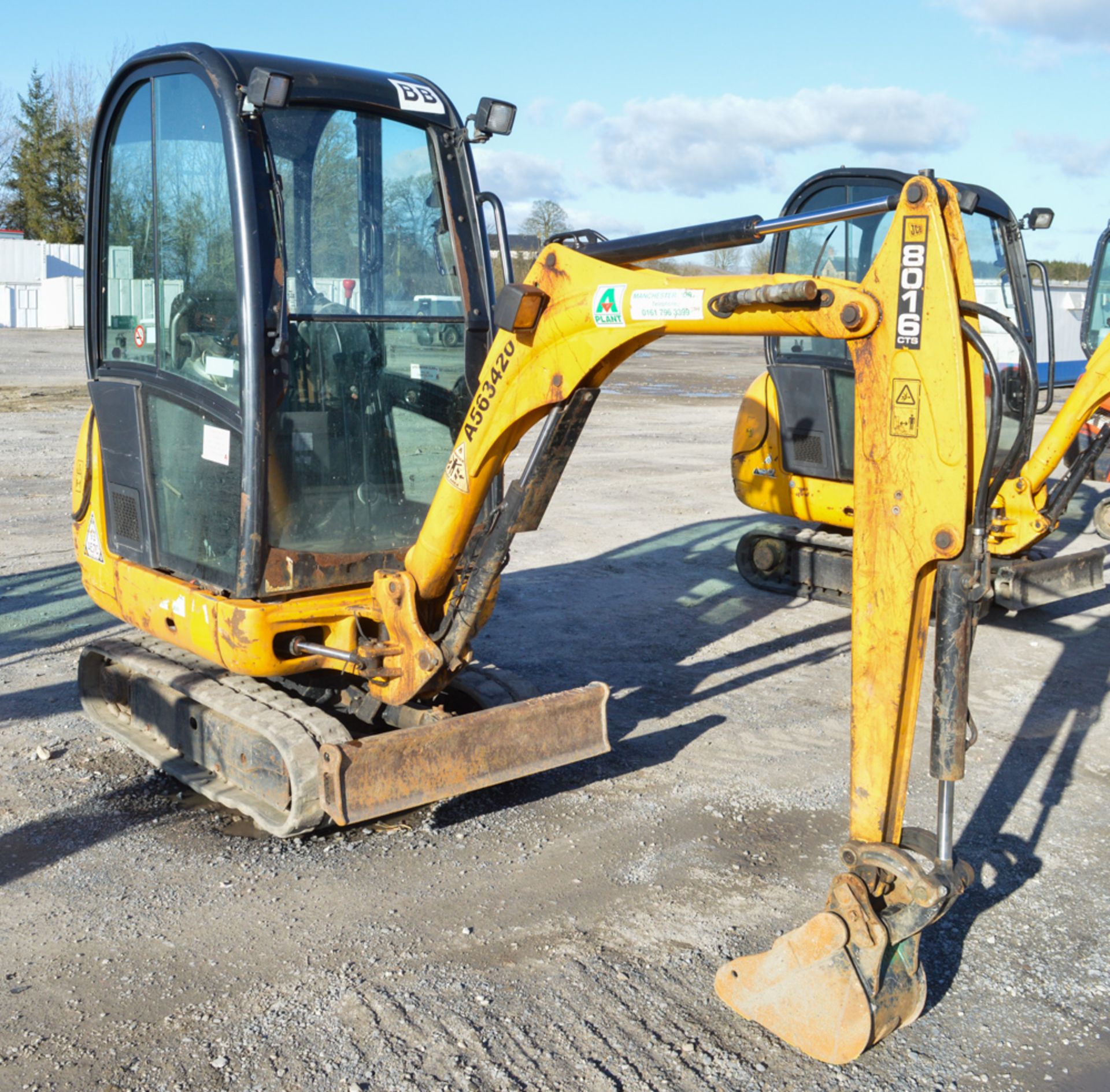 JCB 801.6 CTS 1.5 tonne rubber tracked mini excavator Year: 2011 S/N: 703925 Recorded Hours: 1680 - Image 4 of 10