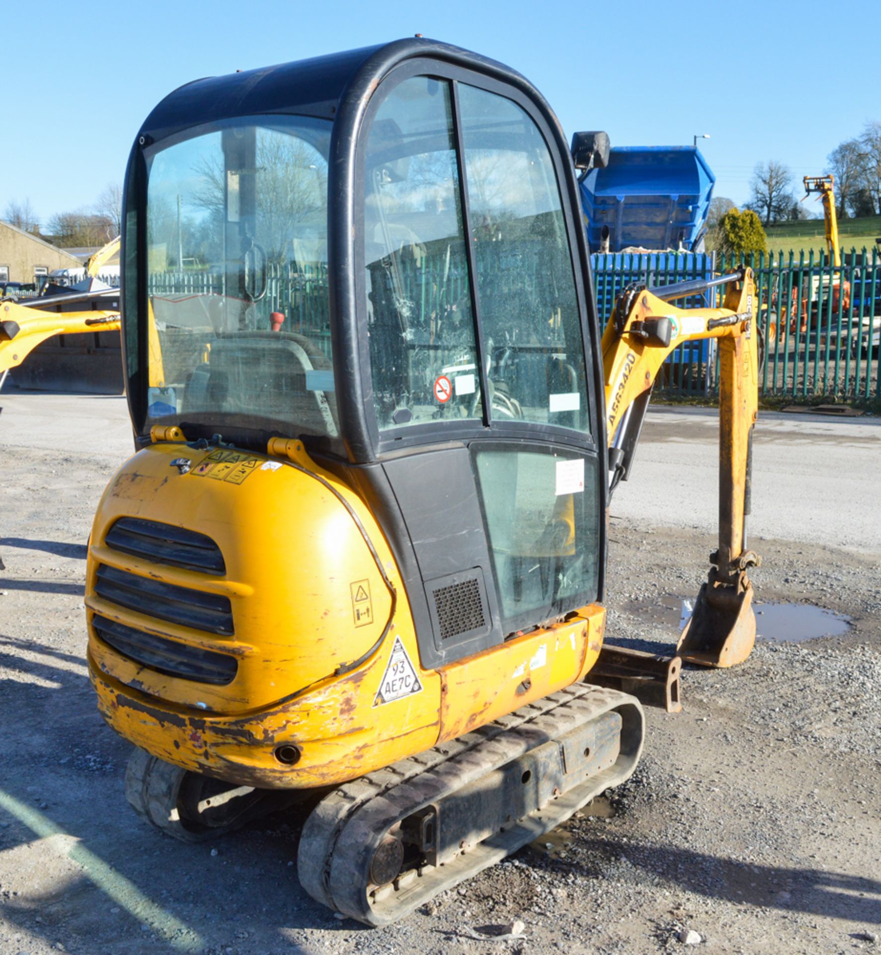 JCB 801.6 CTS 1.5 tonne rubber tracked mini excavator Year: 2011 S/N: 703925 Recorded Hours: 1680 - Image 3 of 10