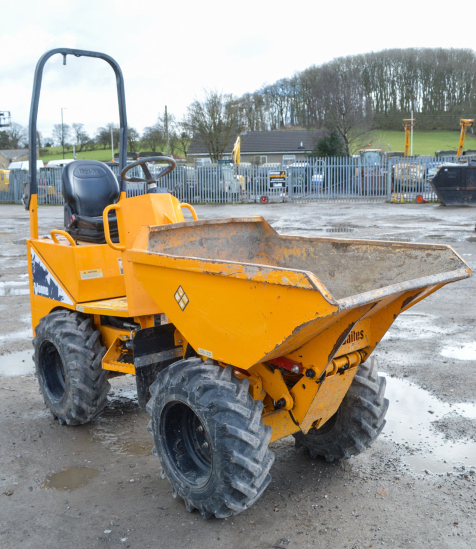 Thwaites 1 tonne hi-tip dumper Year: 2014 S/N: 1767548 Recorded Hours: 549 - Image 4 of 9