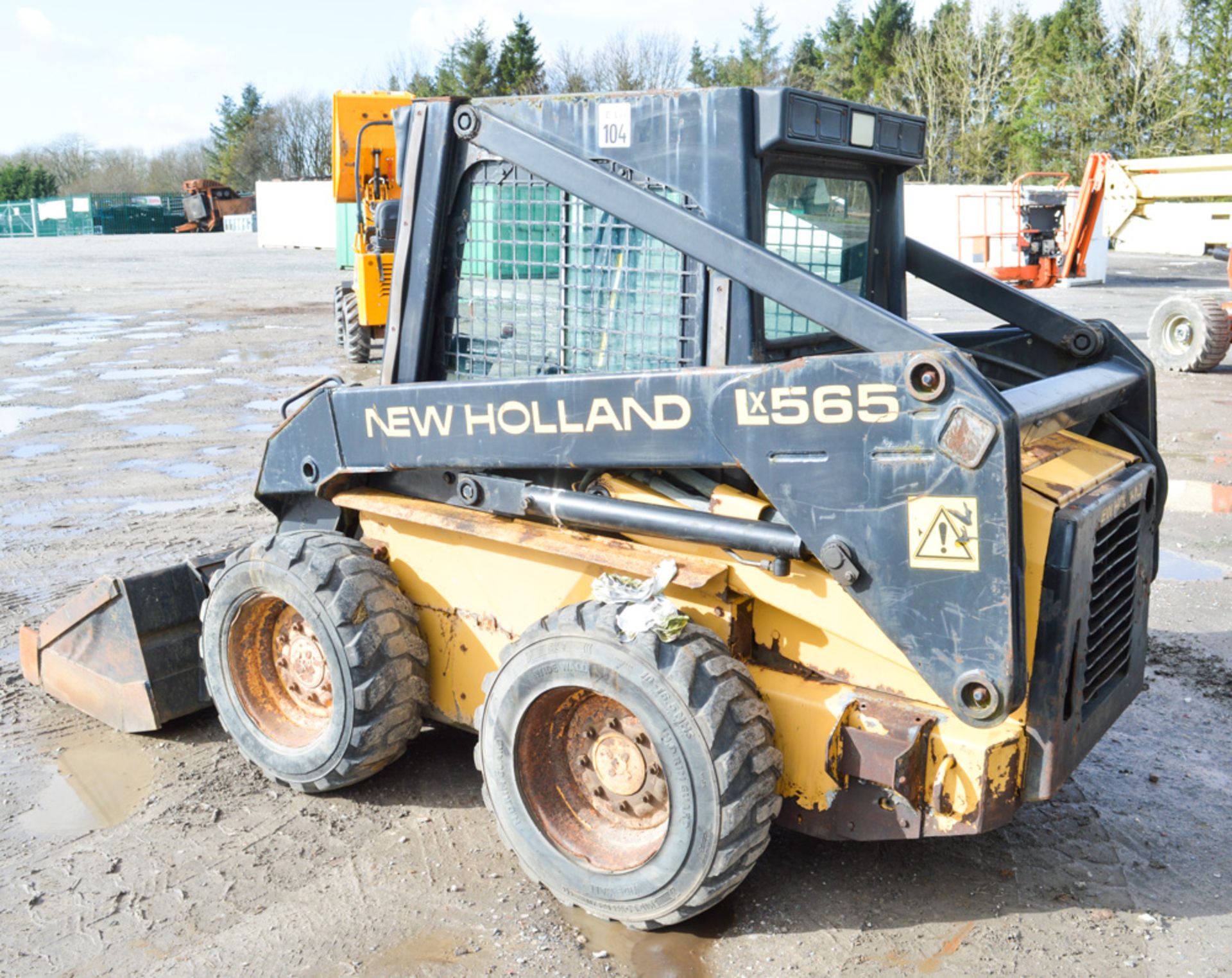 New Holland LX565 skidsteer loader Year: S/N: 53180 Recorded Hours: - Image 2 of 9