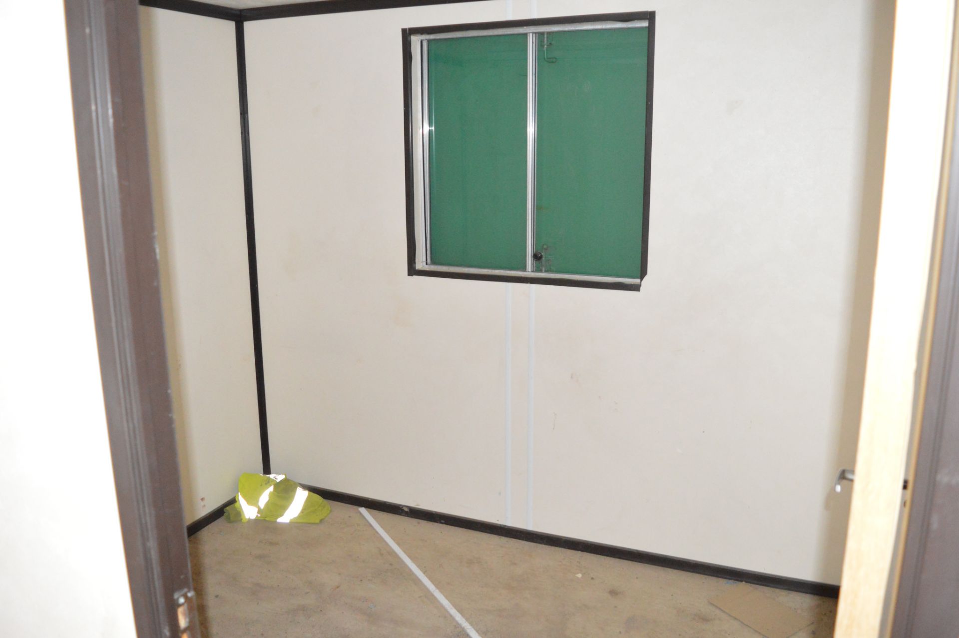 21 ft x 9 ft steel anti-vandal site office unit comprising of kitchen area & drying room c/w keys - Image 7 of 8