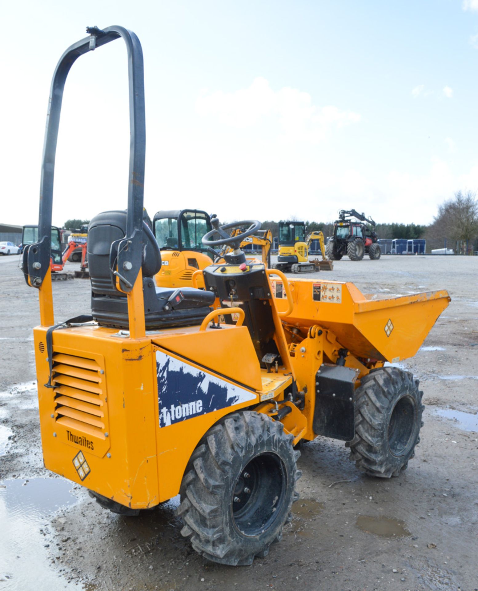 Thwaites 1 tonne hi-tip dumper Year: 2014 S/N: 1767548 Recorded Hours: 549 - Image 3 of 9