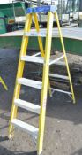 6 tread fibre glass step ladder 010-937