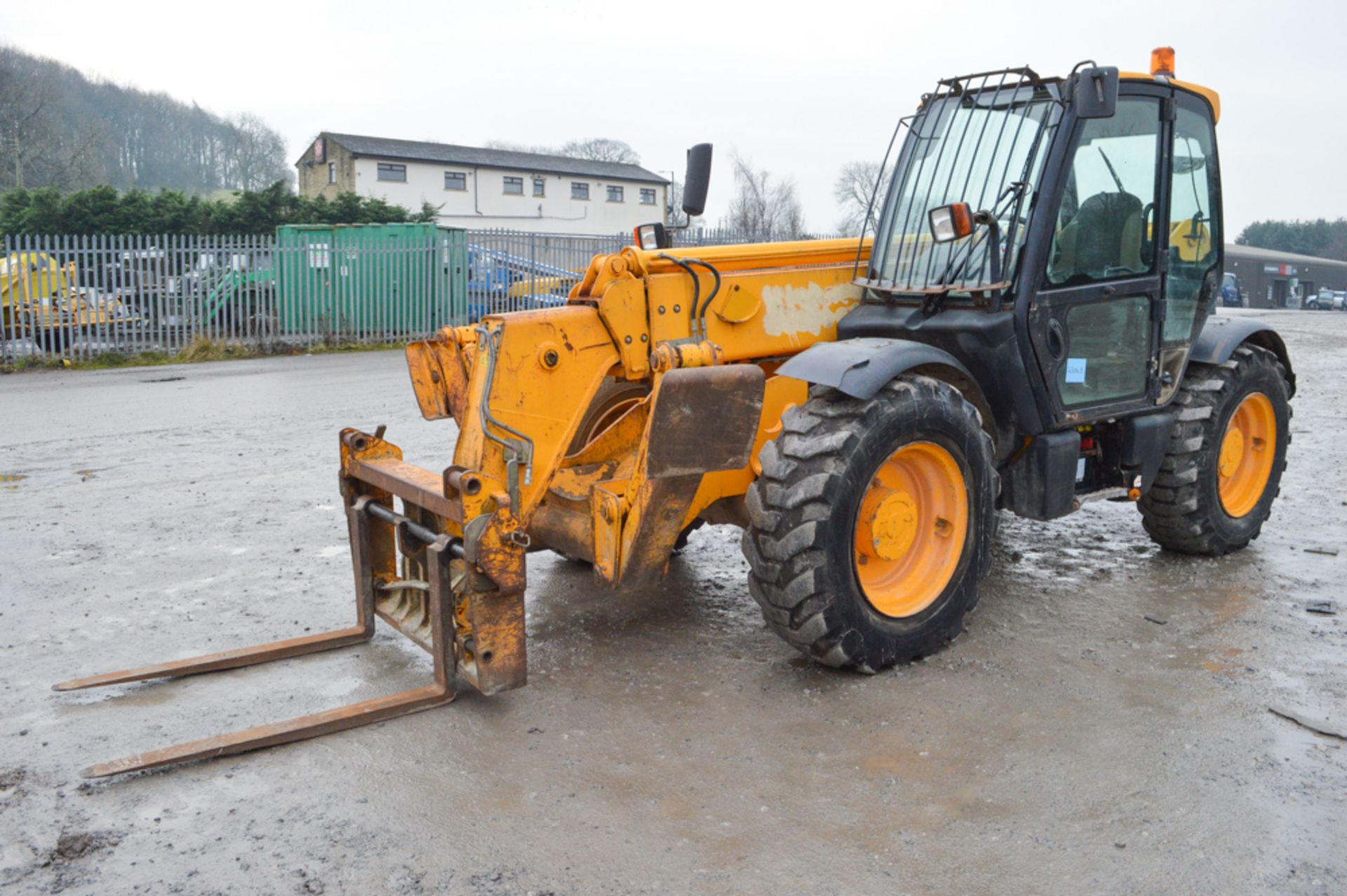 JCB 533-105 10.5 metre telescopic handler Year: 2004 S/N: 1038577 Recorded Hours: Not displayed (